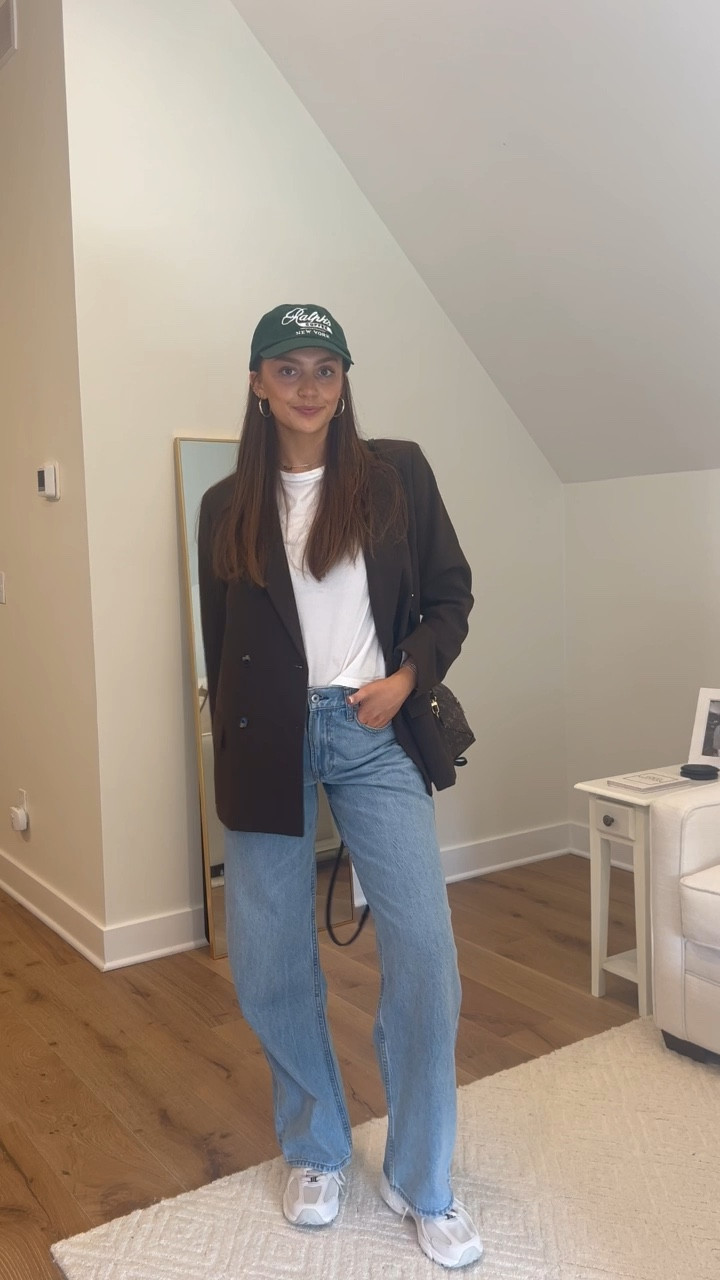 Chic and easy outfit for DAY 4!👏🏻🧢👟 I am loving this transitional outfit with a base that anybody can recreate  

#LTKSeasonal #LTKstyletip #LTKworkwear