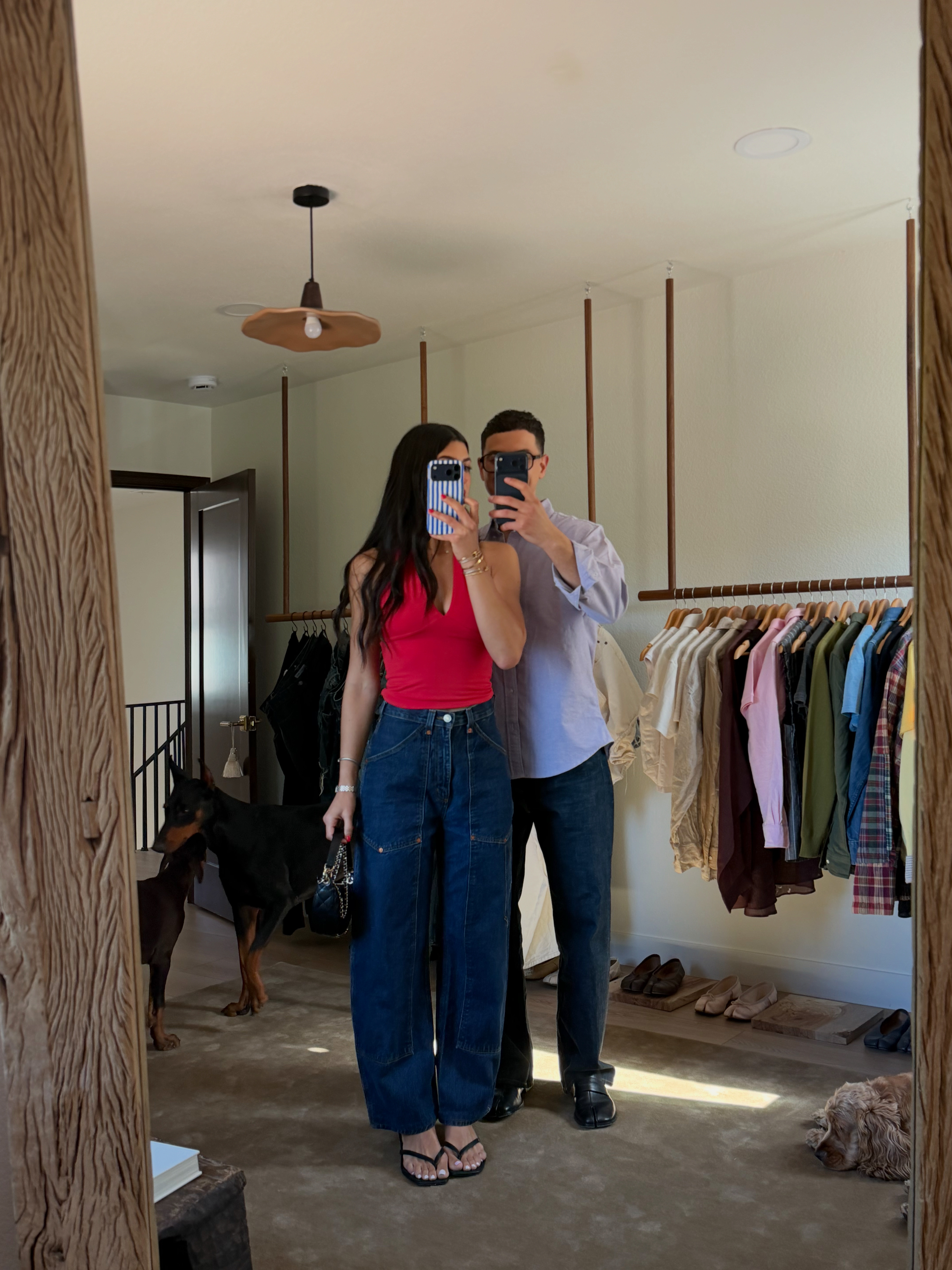 Small top ; 26 jeans 

 