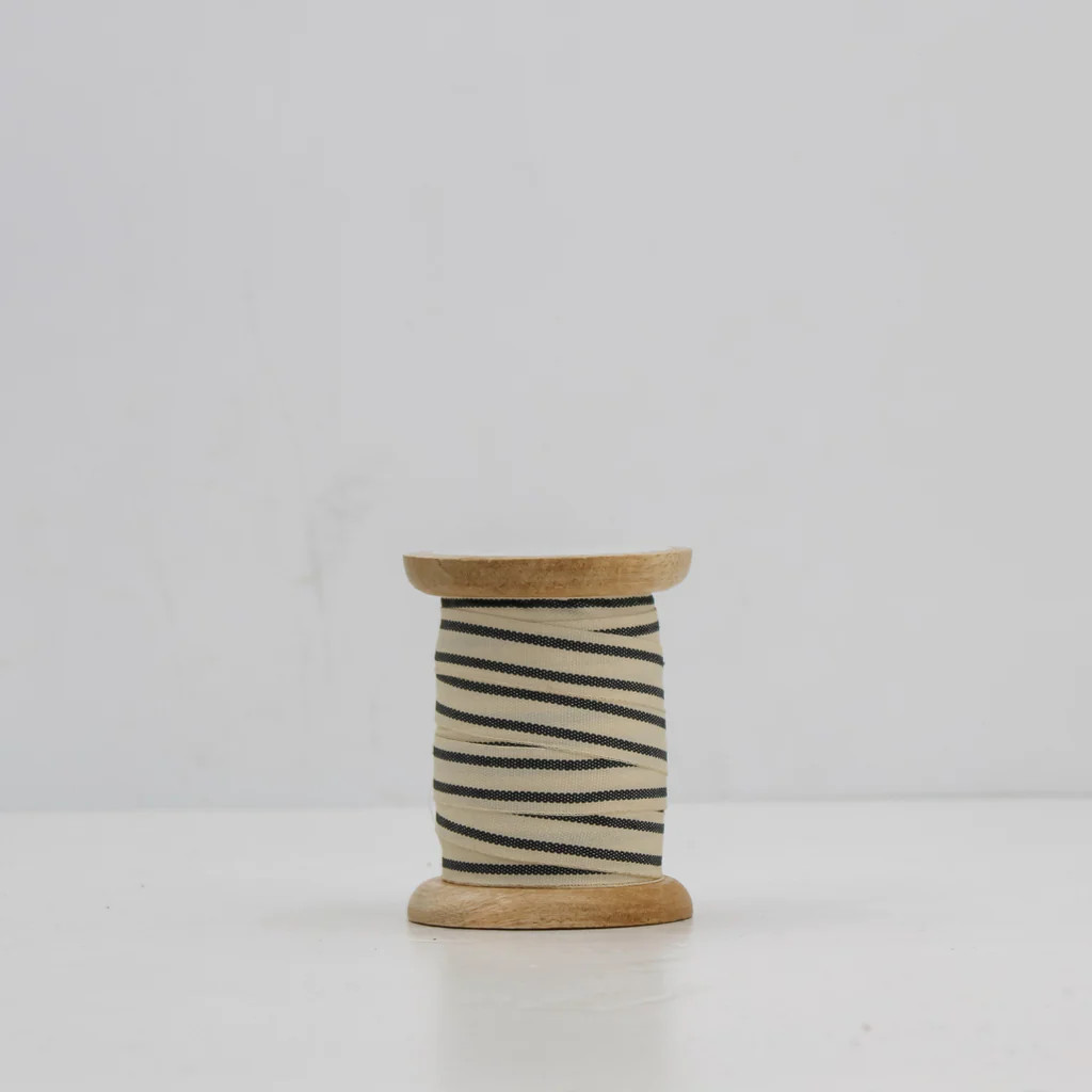 Ribbon in Cream and Black | CG Hunter