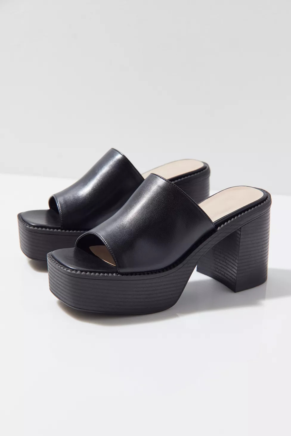 UO Paloma Mule Platform Sandal | Urban Outfitters (US and RoW)
