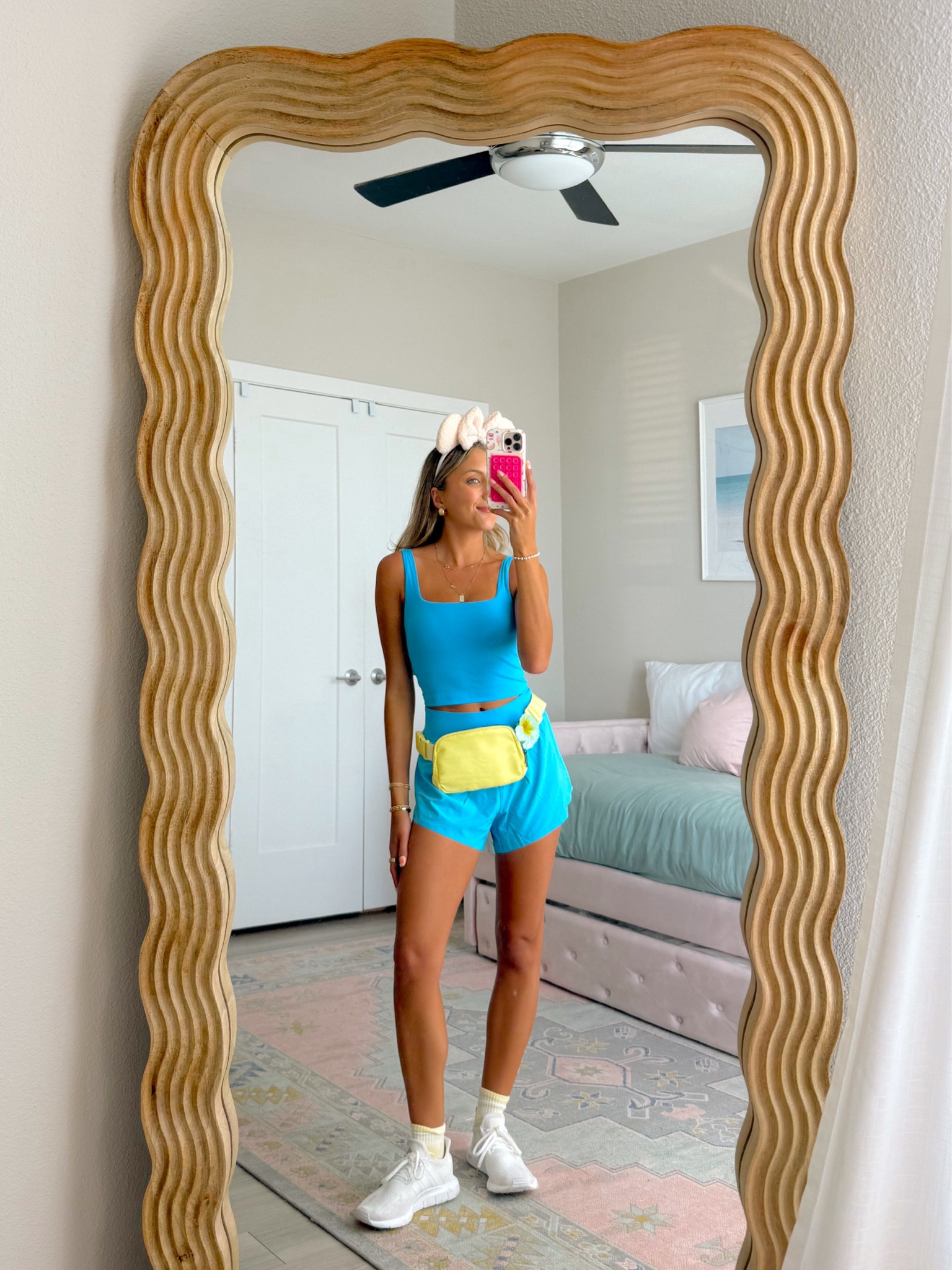 the cutest Disney day outfit from Amazon 💕🐭 wearing an XS in this activewear set