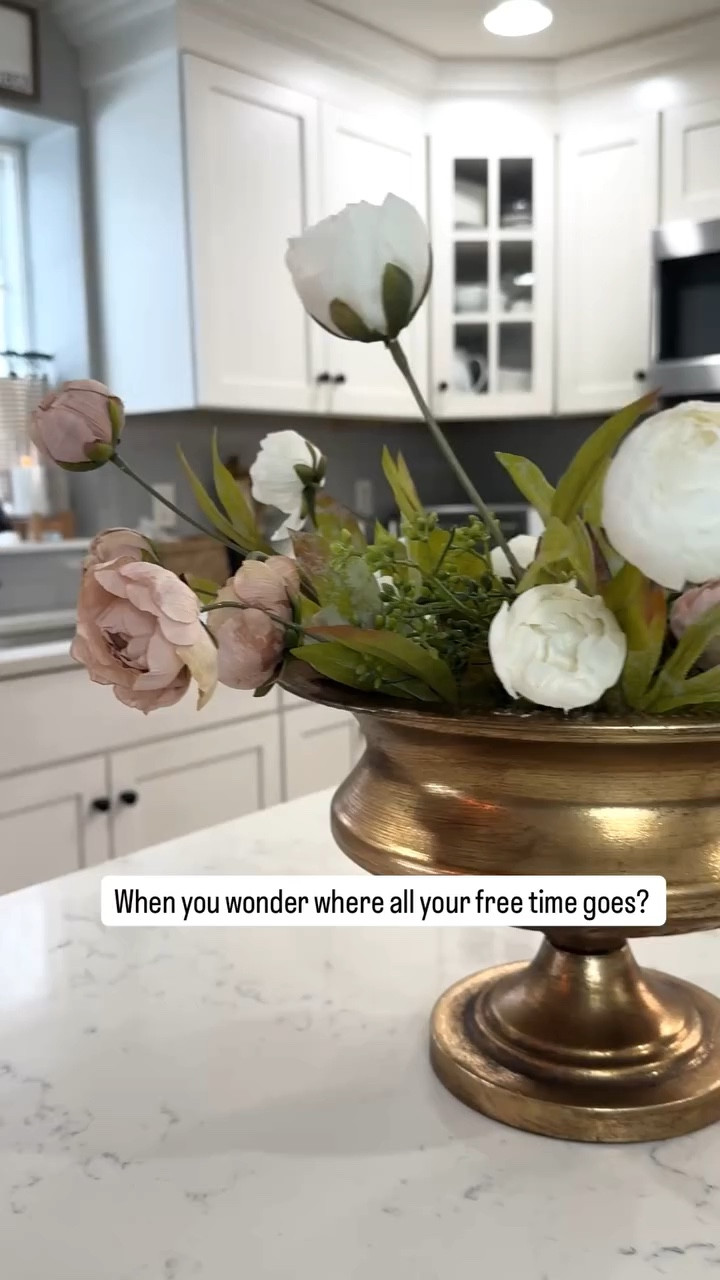 Being home-decor obsessed takes patience, dedication and lots, and lots, and lots… of storage. (Both digital and physical!) 

🔗🛒For links to any of my centerpieces, drop the word SHOP and I’ll DM you links to everything I mix & match to create all my Spring trayscapes. 

#reels #floral #homedecor #decor #candlelover