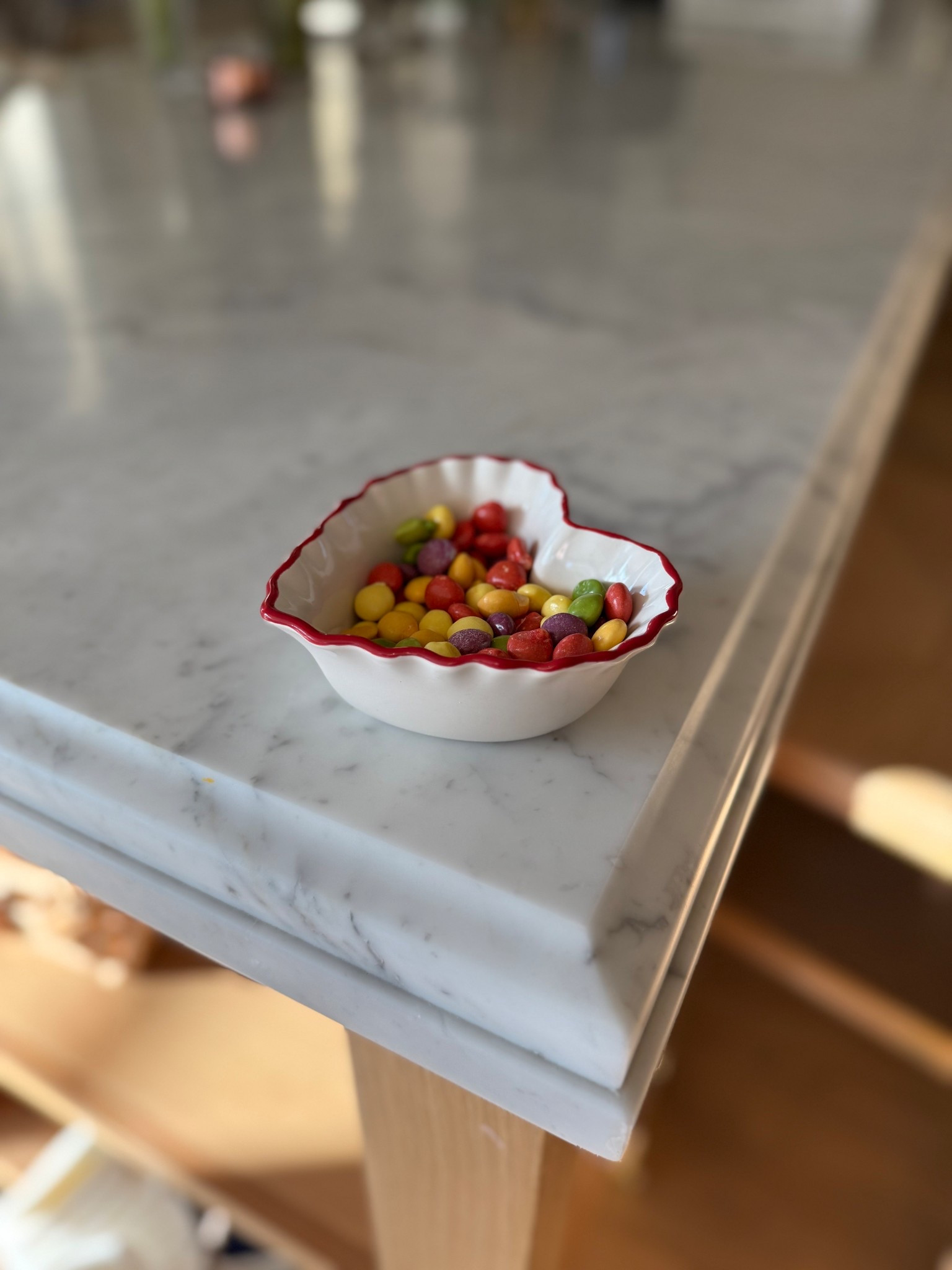 A bowl of Giggles on the countertop might be the most dangerous thing in my house, but this is the mom I want to be 💛

Valentine’s Day
Home decor 
Kitchen 
Home style

#LTKValentine #LTKHome #LTKmomlife