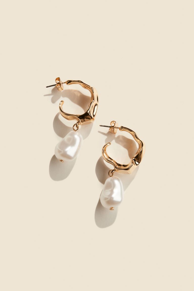 Pendant hoop earrings | H&M (UK, MY, IN, SG, PH, TW, HK)