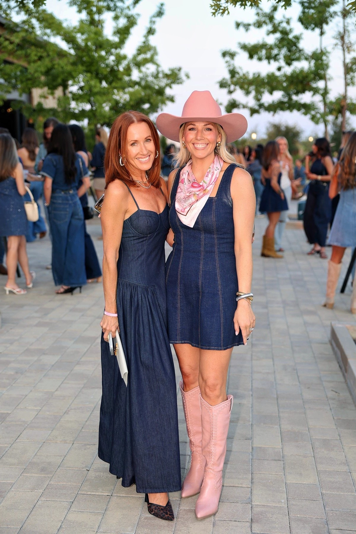 Linking both of our outfits! 

#LTKCon #LTKFindsUnder50 #LTKFindsUnder100