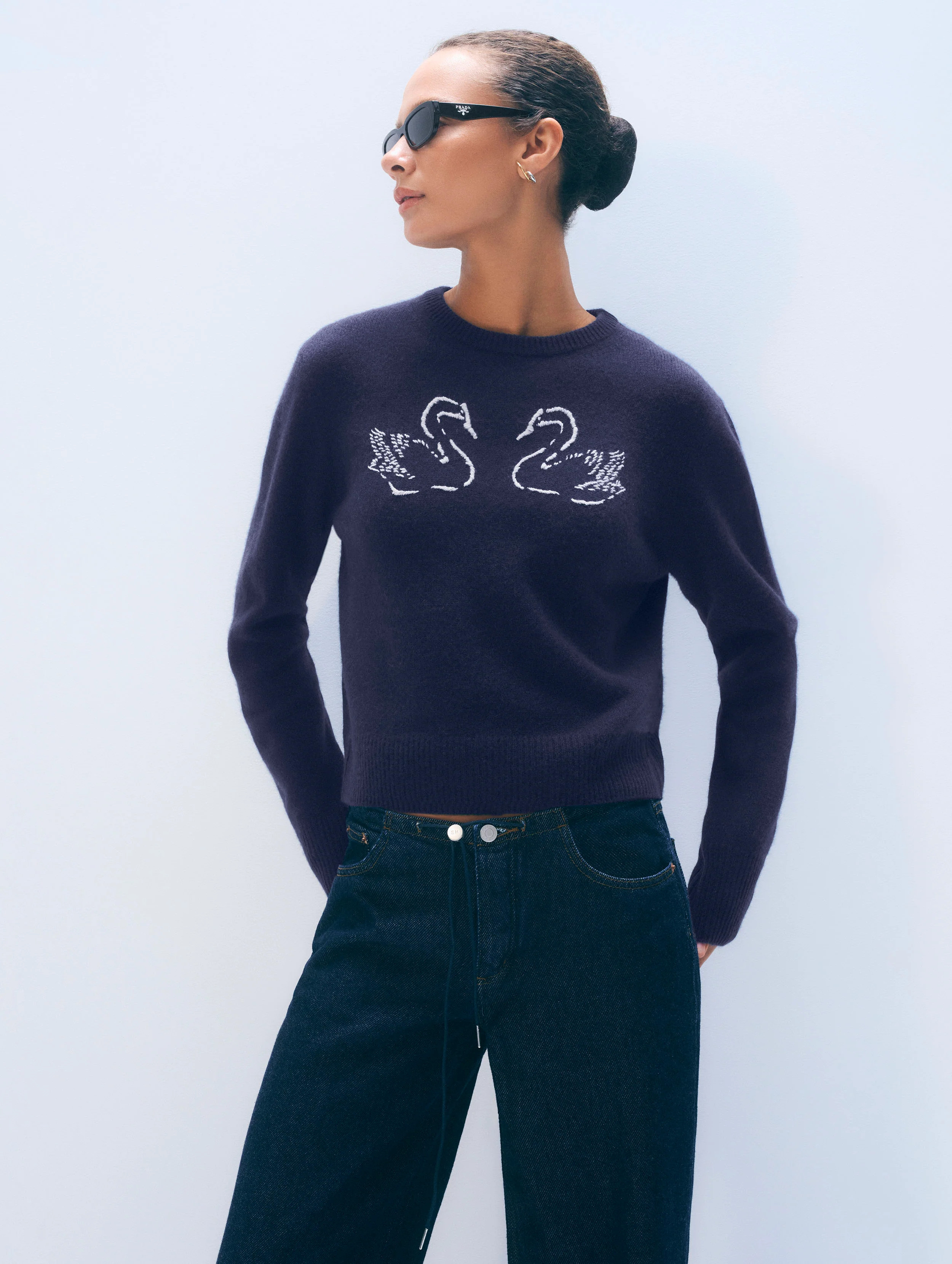 White & Warren Cashmere Blend Embroidered Swan Sweater in Navy/ivory size Large | White and Warren