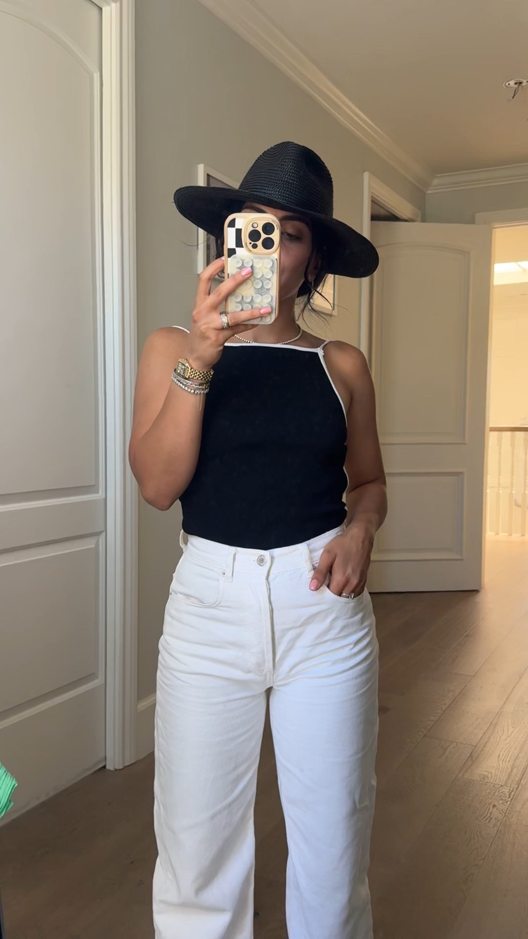 Black and white is always in style! 

Revolve top 
Zara jeans 
H&M hat 

#LTKSeasonal #LTKStyleTip #LTKU