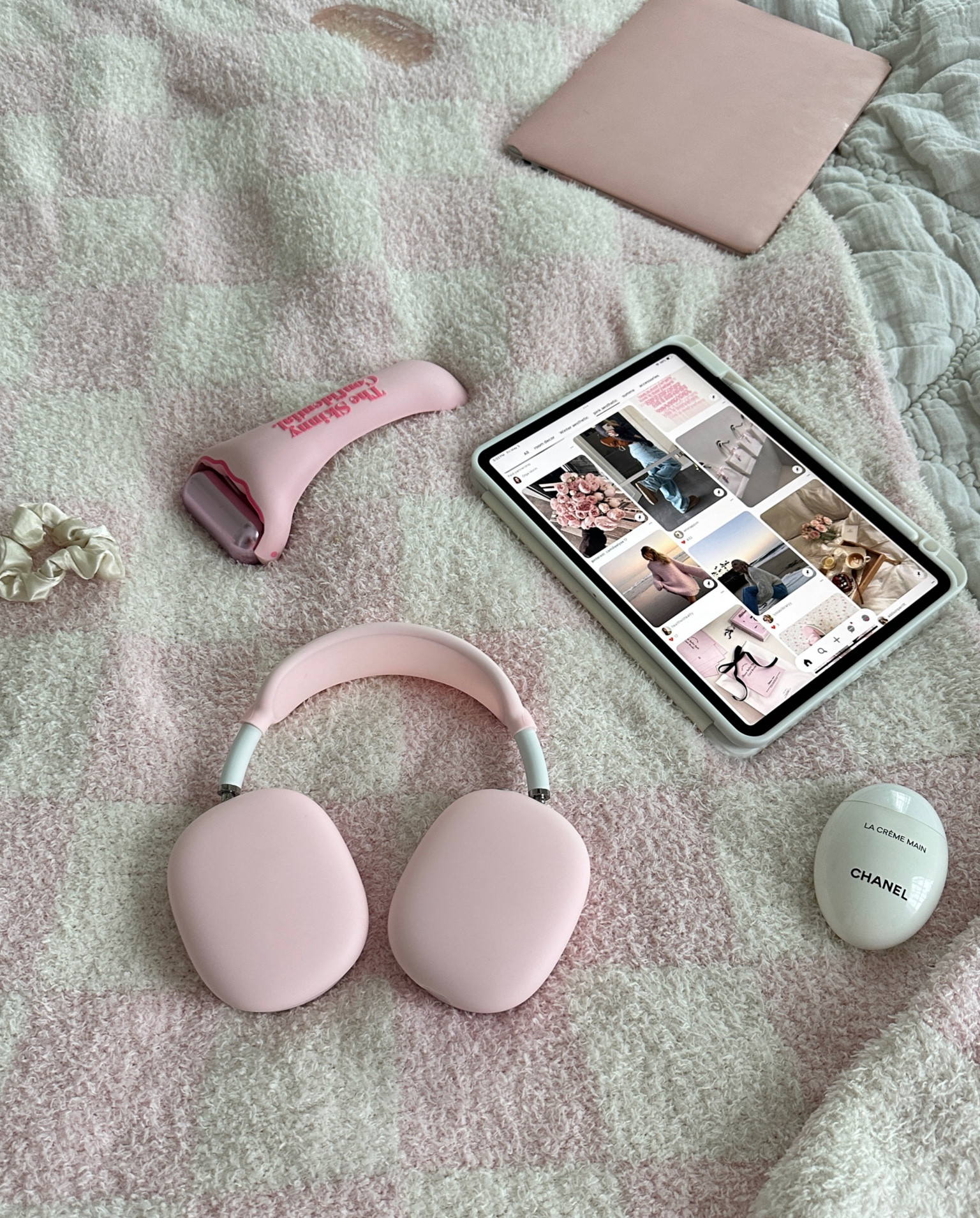 as seen on tt again 🤍

Gifts for her, pink aesthetic, beauty finds, pink AirPod max covers, pink Pinterest aesthetic, pink ice roller skincare, checkered blanket, pink iPad case MacBook computer cover, AirPod max covers, Amazon finds

#LTKstyletip #LTKbeauty #LTKGiftGuide