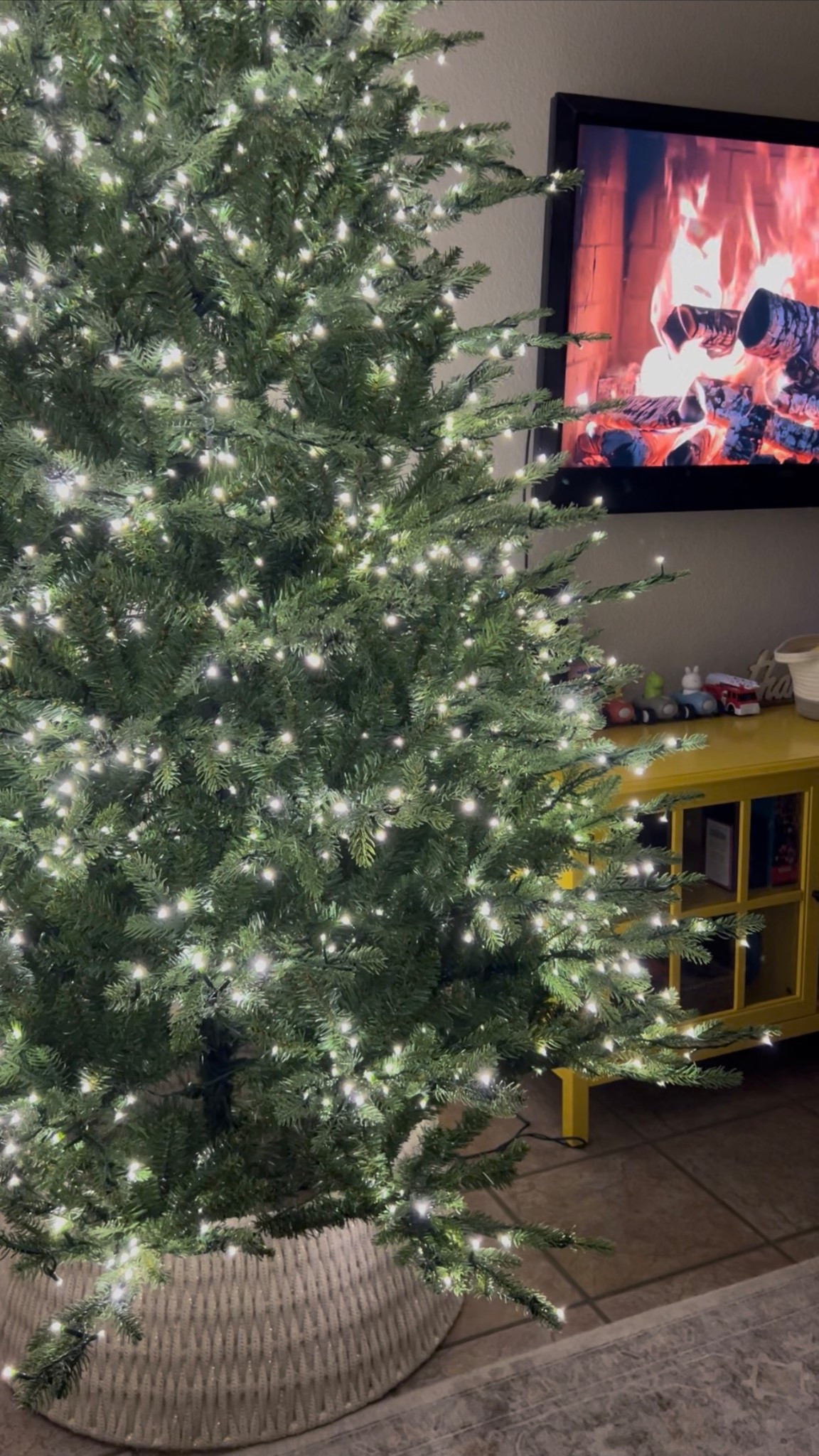 this is the VIRAL grand duchess Home Depot tree (7.5”) & we’re obsessed — especially with the twinkle setting 🎄 this thing sells out every year so if you’re eyeing it, now’s the time! ⭐️ 

#christmastree #grandduchess #homedepotchristmastree #grandduchesstree #grandduchessbalsamfir 

#LTKHome #LTKHoliday #LTKSeasonal