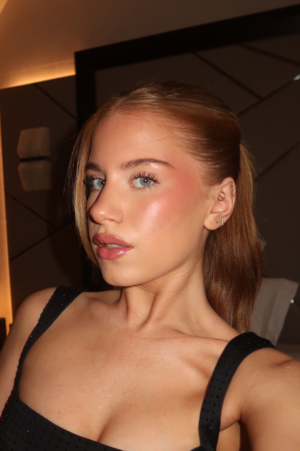 The products I used to achieve this make up look ✨

Glowy make up, dewy make up, lip combo, make up routine, everyday make up, evening make up, going out make up

#LTKuk #LTKbeauty #LTKspring