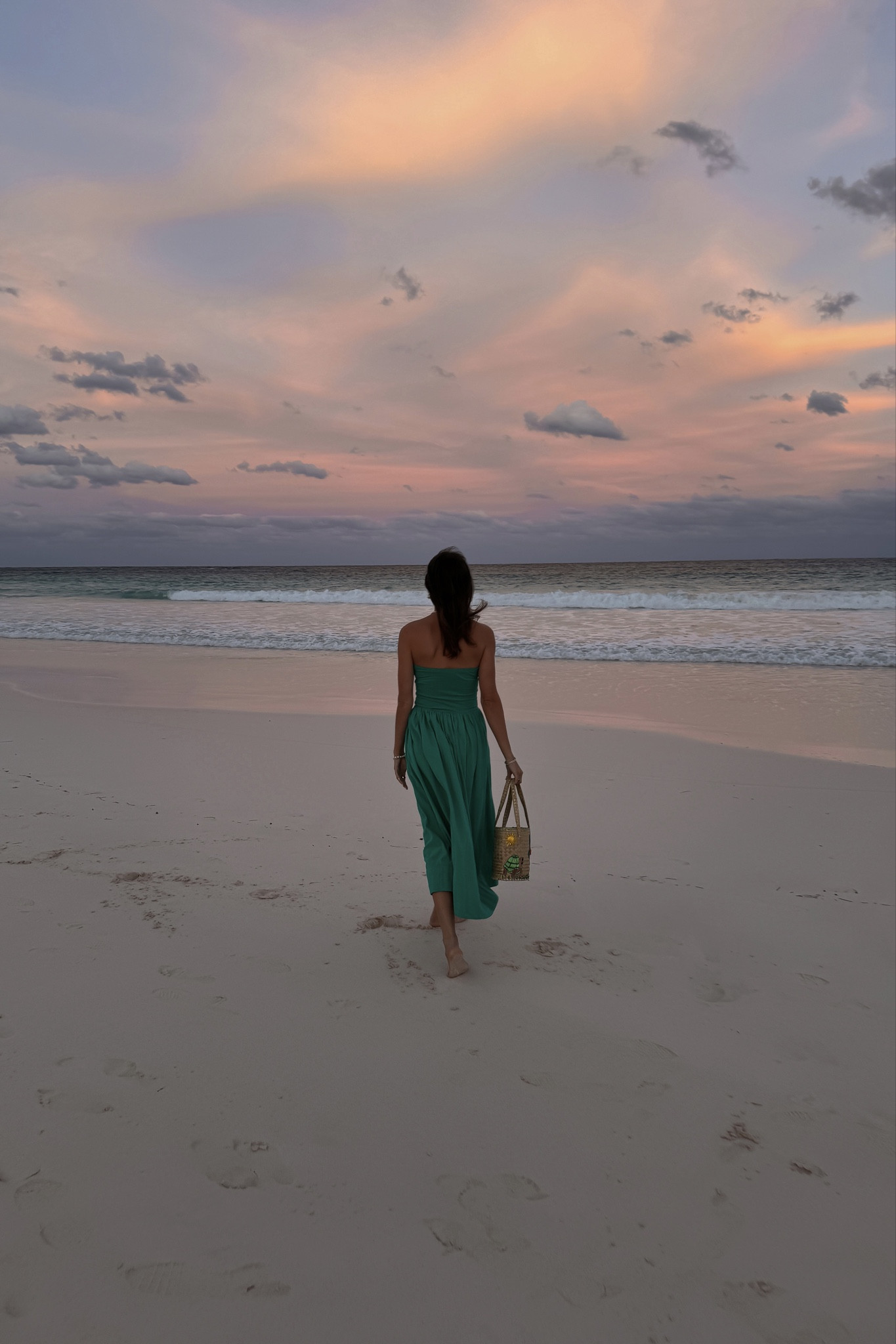 Such a good throw on for spring, summer or beach vacay 

#LTKSeasonal #LTKtravel