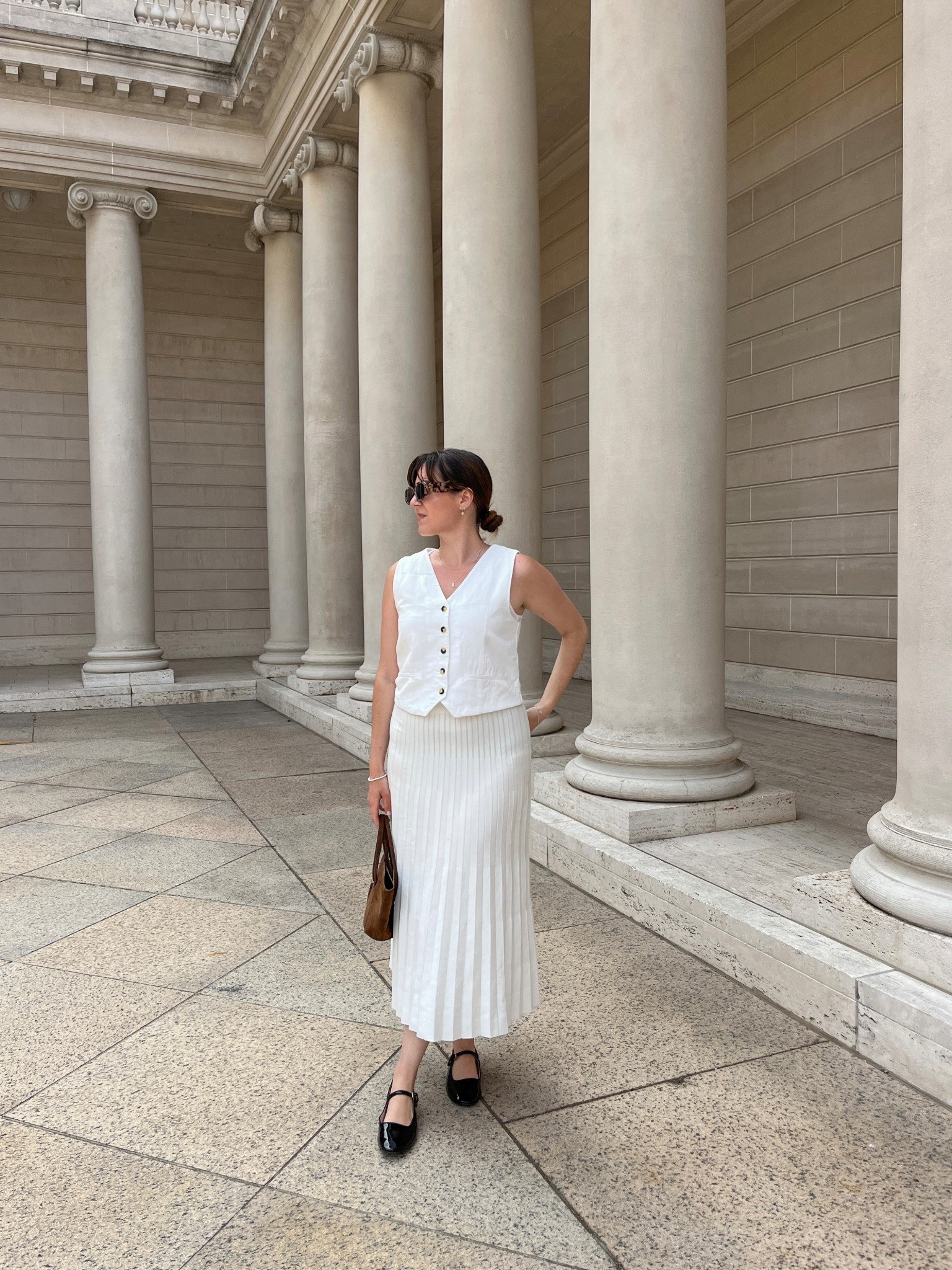 A day at the museum 🖤
.
.
.

sophisticated, elegance, modern, style and comfort, refinement, versatile, comfort, casual, everyday wear, timeless piece, effortlessly, wardrobe essential.

#effortlesschic #versatile #brownset #minimalist #fashion #chic #oldmoney #elegant #effortlessstyle #chicstyle #summerstyle 

#LTKStyleTip #LTKSaleAlert #LTKSeasonal