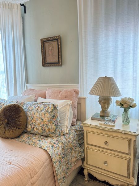 Bedding- Sheets, quilt, shams, bedside table/nightstand, lamp, vase 

#LTKhome #LTKstyletip #LTKSeasonal