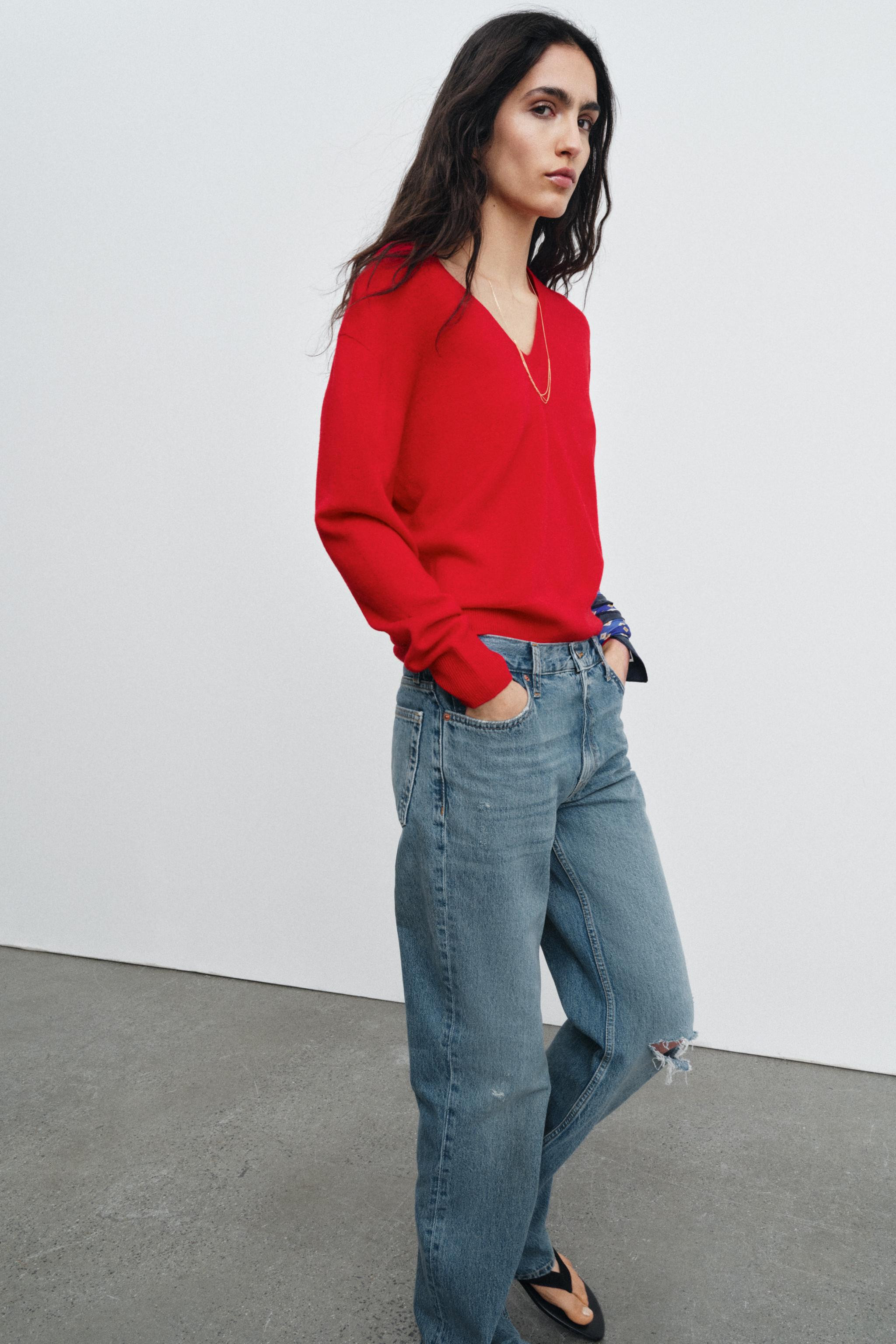 100% EXTRA-SOFT WOOL V-NECK JUMPER | Zara UK