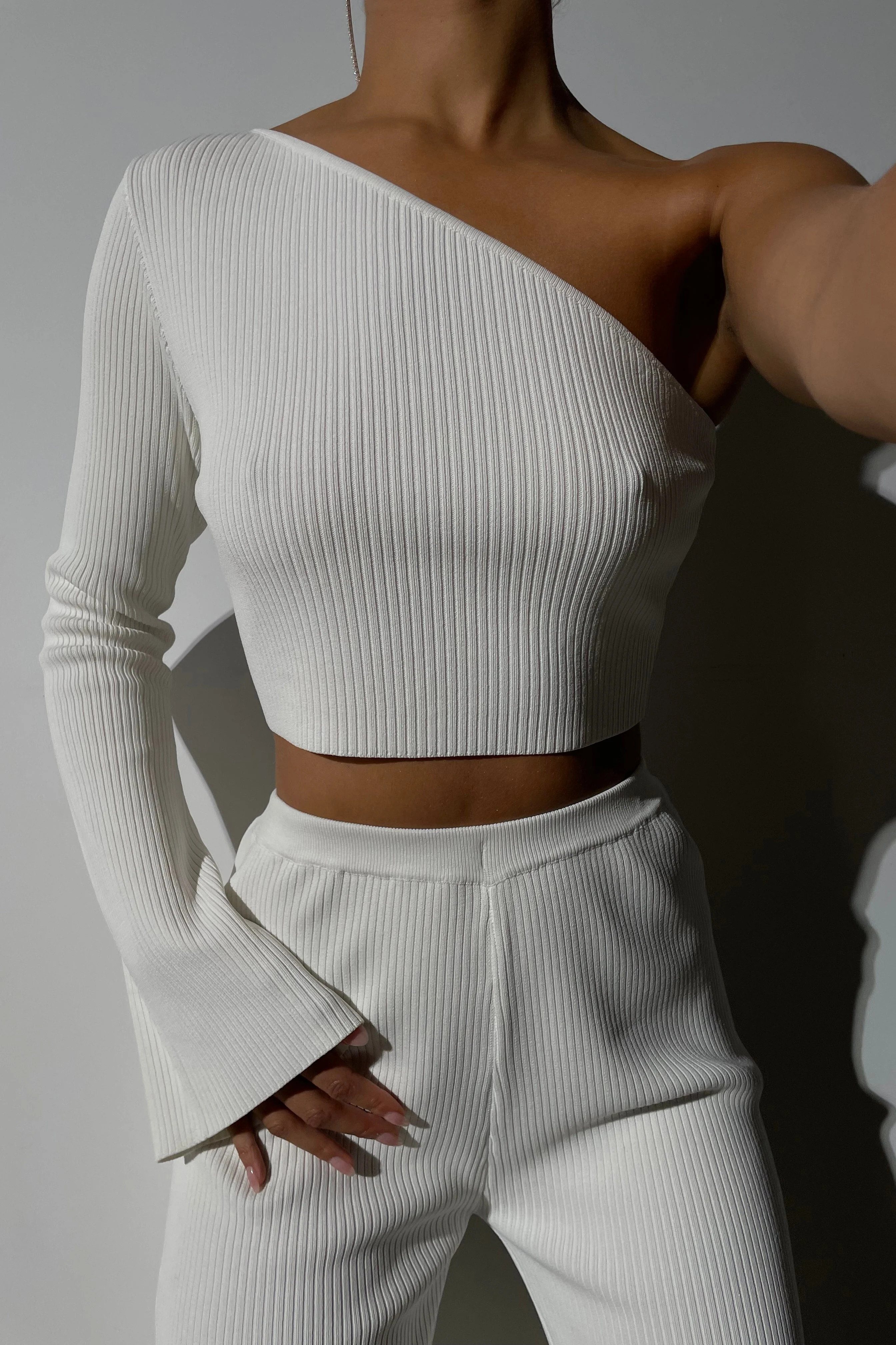 Rue One Shoulder Flare Sleeve Crop Top - White | Meshki (APAC)