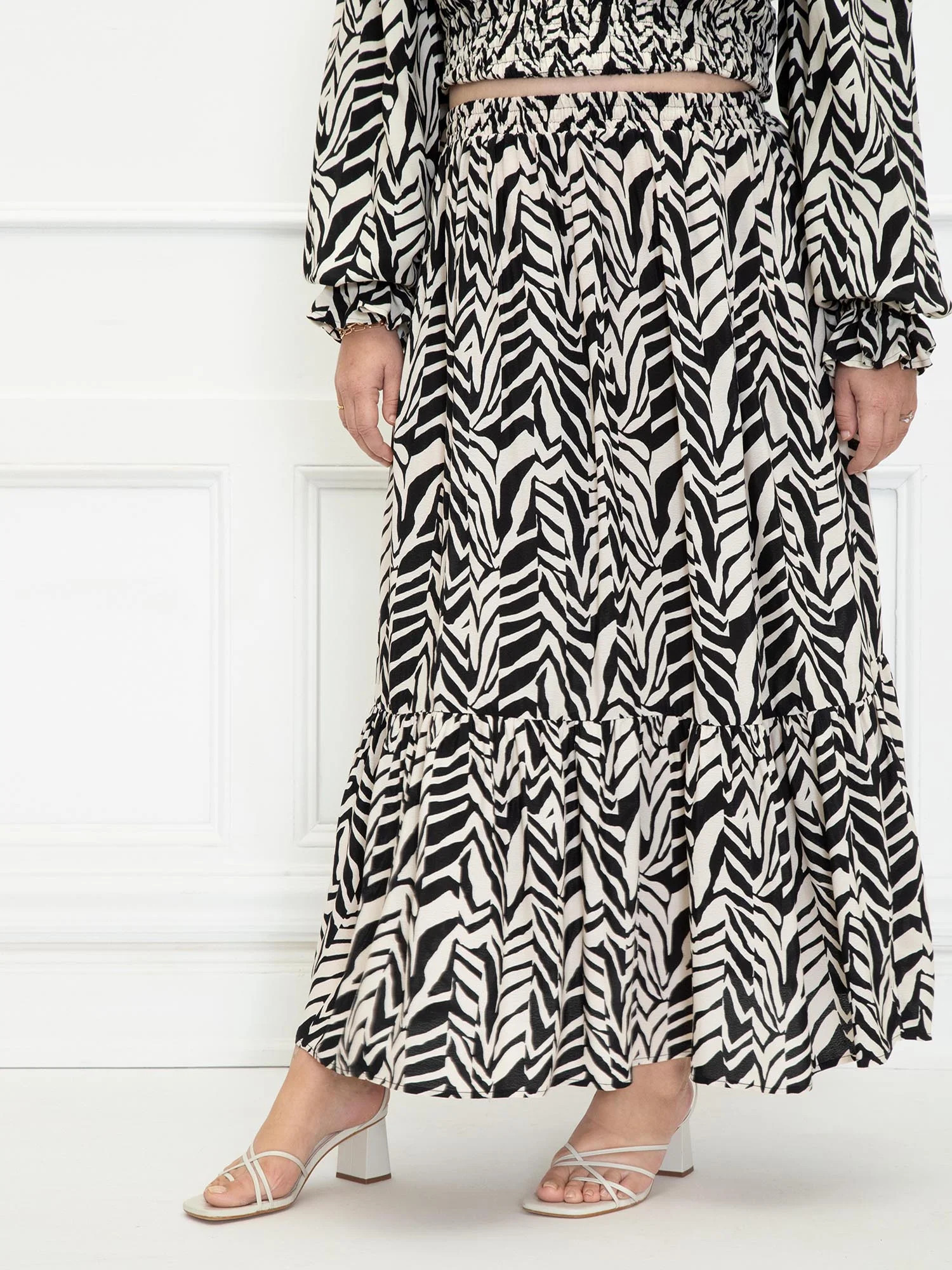 ELOQUII Elements Women's Plus Size Smocked Waist Tiered Skirt | Walmart (US)