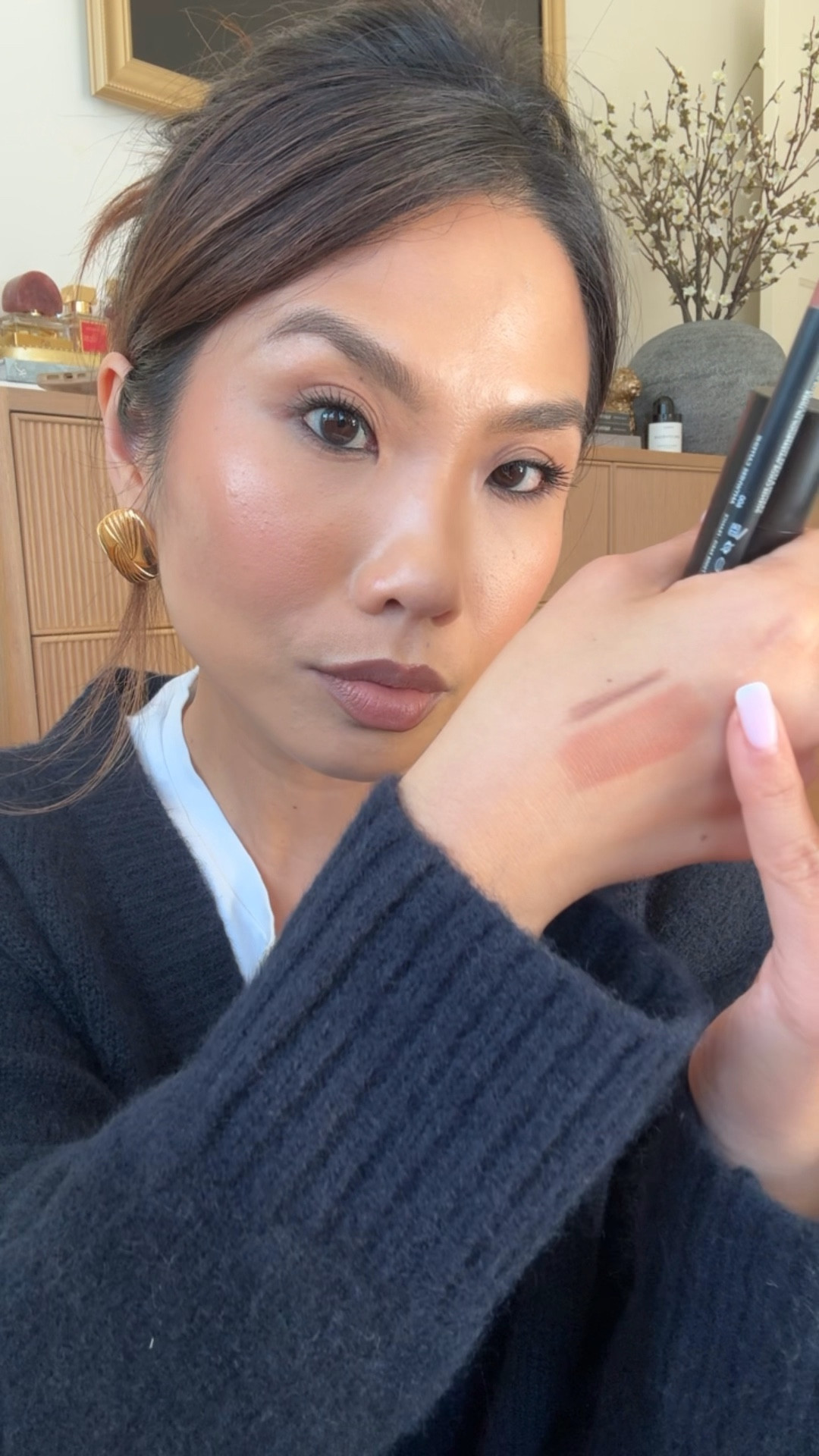 Today’s cool toned lip combo! 

Liner - endless cacao
Lipstick - exposed 