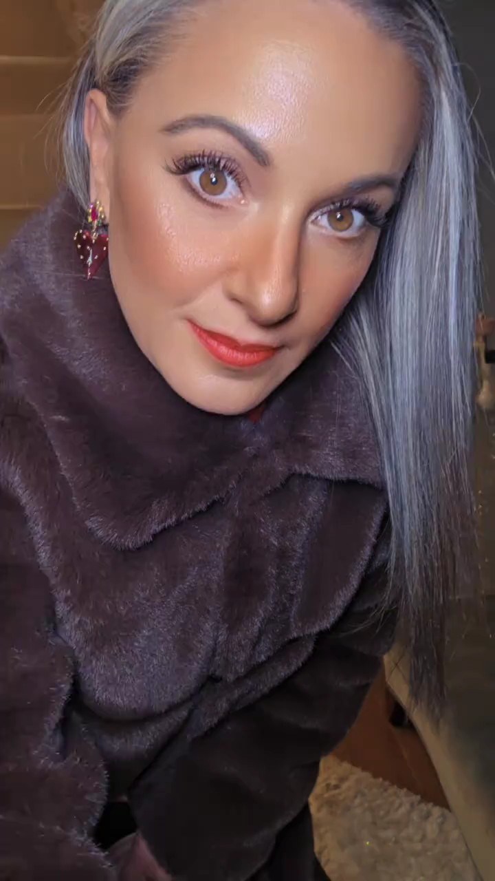 Absolutely just love this look. Red is always so fun to wear. ⚠️I do not own the rights to this music⚠️

#LTKgrwm #LTKOver40 #LTKPetite