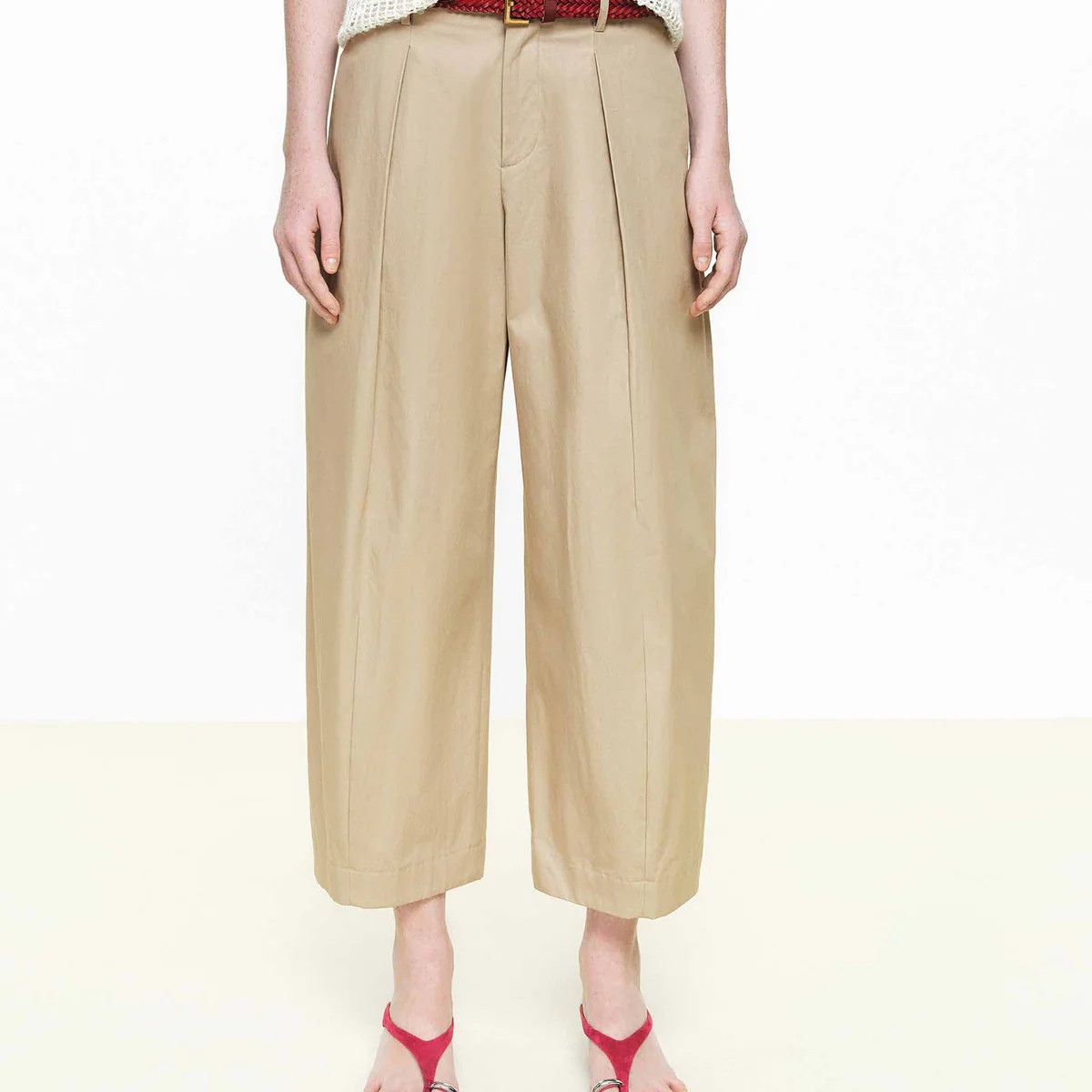 MO&Co. Women's Cropped Barrel Leg Pants | Easy Front Pleat Cotton | MO&Co.