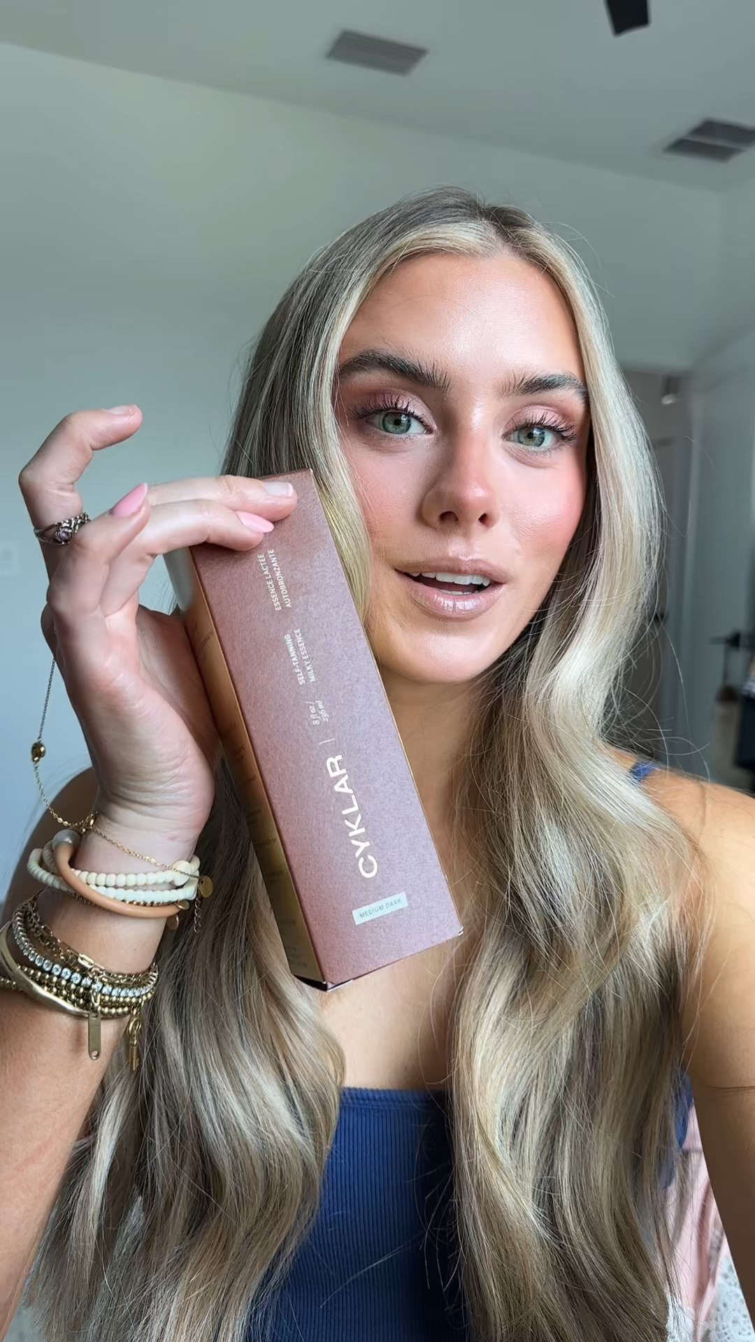 @CYKLAR A lightweight milky essence that builds a streak-free, bronzed tan while nourishing skin for an effortless full-body glow.

Silky formula glides onto skin for foolproof, streak-free application
Boosts hydration and seals in moisture for soft, supple, healthy-looking skin
Nourishes and plumps to improve the appearance of skin firmness
Available in light/medium (for light to medium skin tones) and medium/dark (for medium to deep skin tones, or for a deeper tan)

#LTKgrwm #LTKBeauty #LTKselfcare