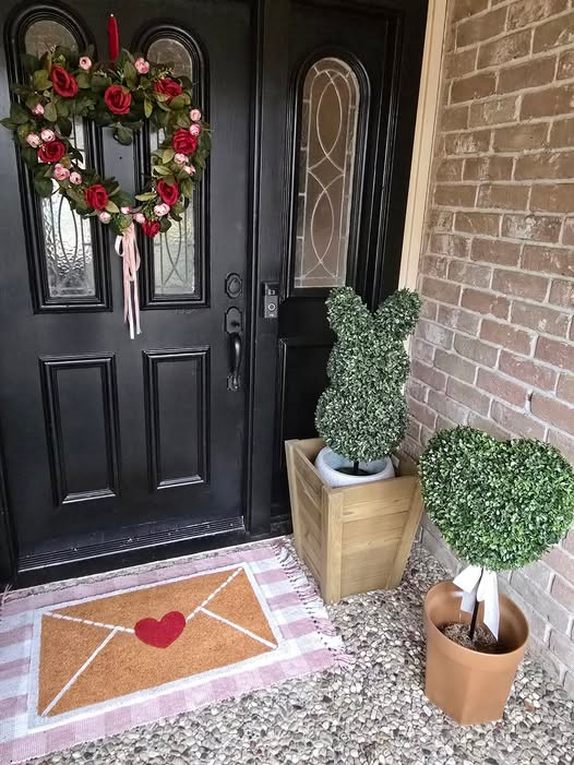 Valentine’s Front Porch 😍💖
Walmart has the cutest decor to make your entryway ❤️🌸
From wreaths to cute signs — your porch will be holiday ready in minutes!

Shop my faves: 🔗 Link in bio / comments

#LTKHome #LTKDecor #ValentinesDay #WalmartFinds #FrontPorchDecor #HomeVibes #CozyAndCute #HolidayDecor #ShopMyLook #LTKSeasonal 

 