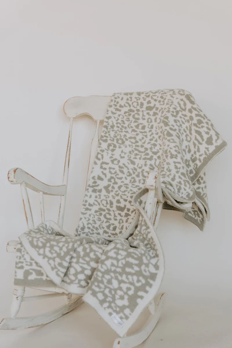 Ultimate Grey & Cloud White Leopard Throw | Sunset Snuggles