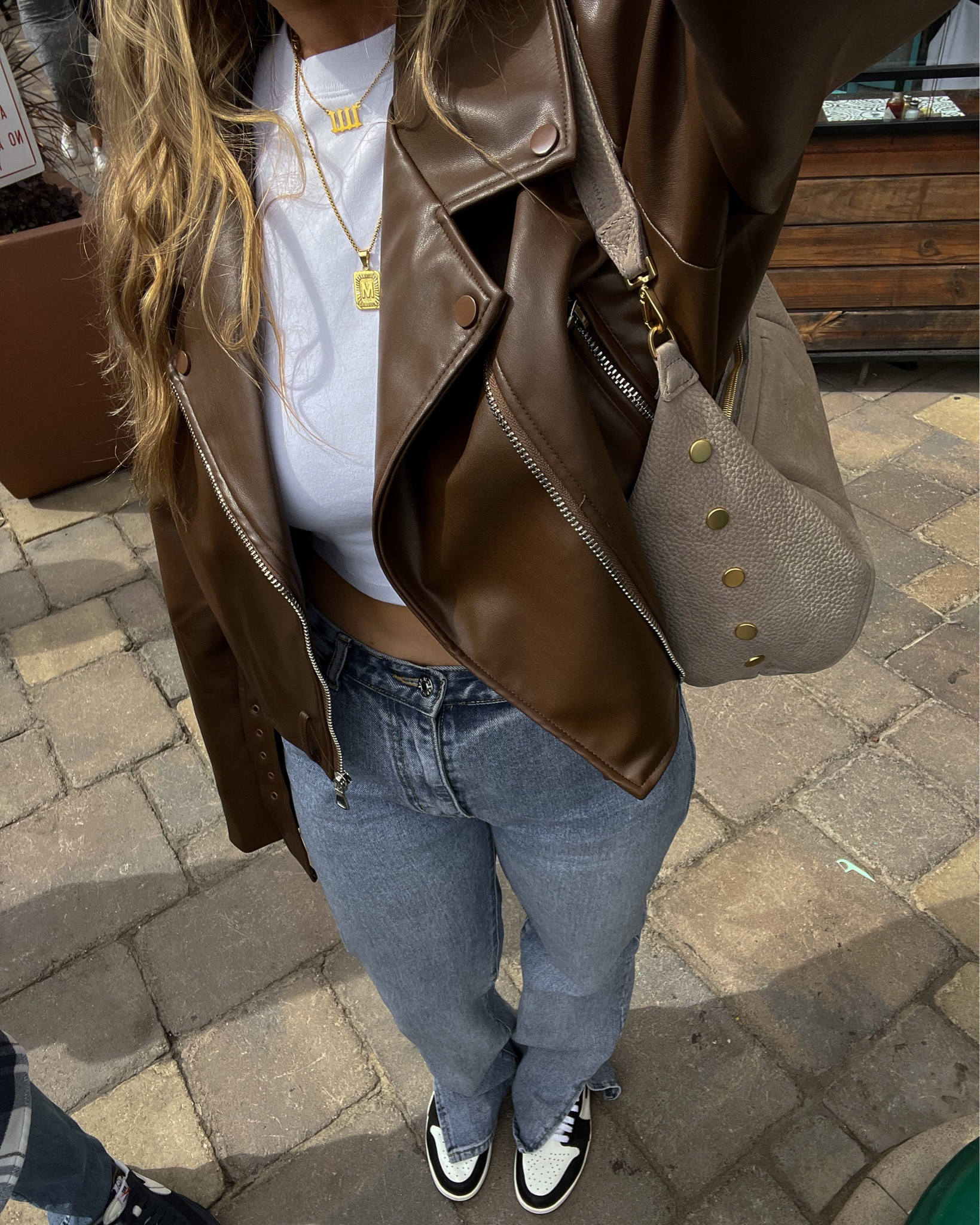 Brown leather jacket, outfit inspo, fall fashion, Nike dunks

#LTKHoliday #LTKCyberweek #LTKSeasonal