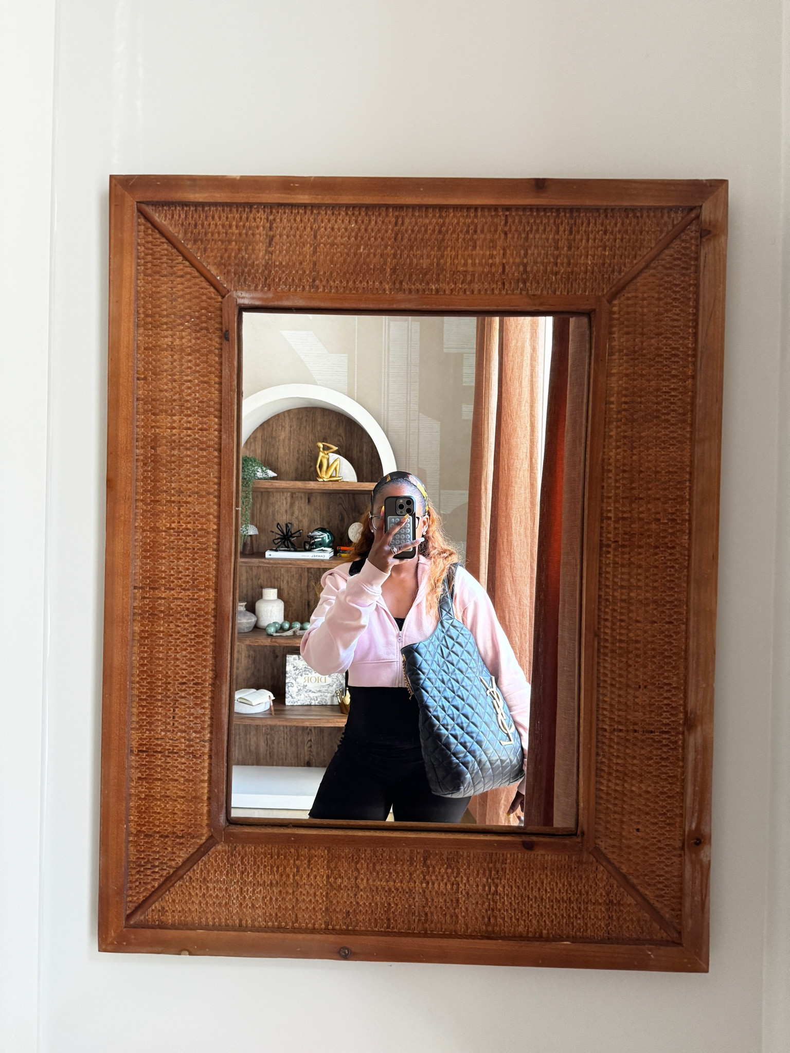 Loving my new Ratton wood mirror


#LTKHome