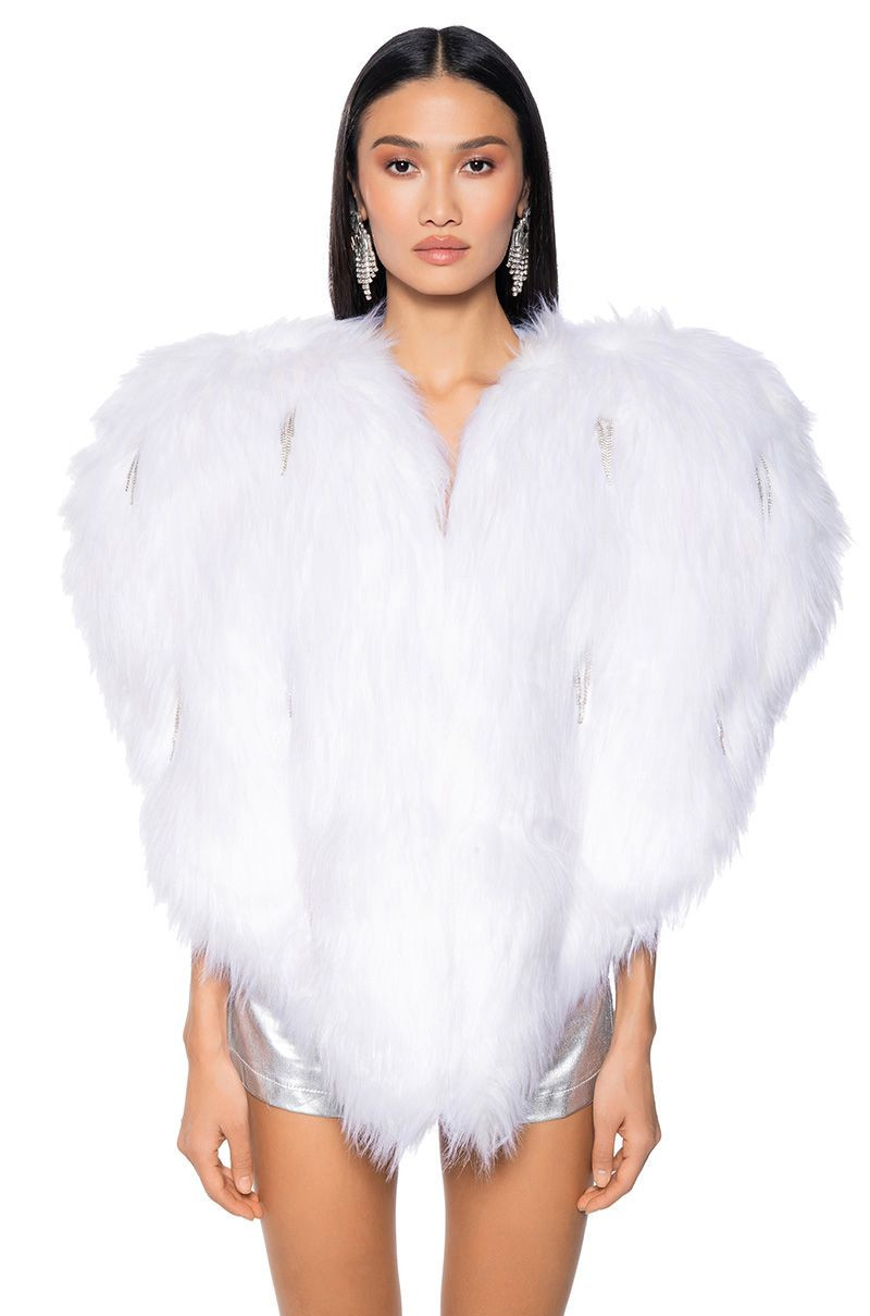 LIMITED EDITION STAR LOVER FAUX FUR HEART VEST | AKIRA