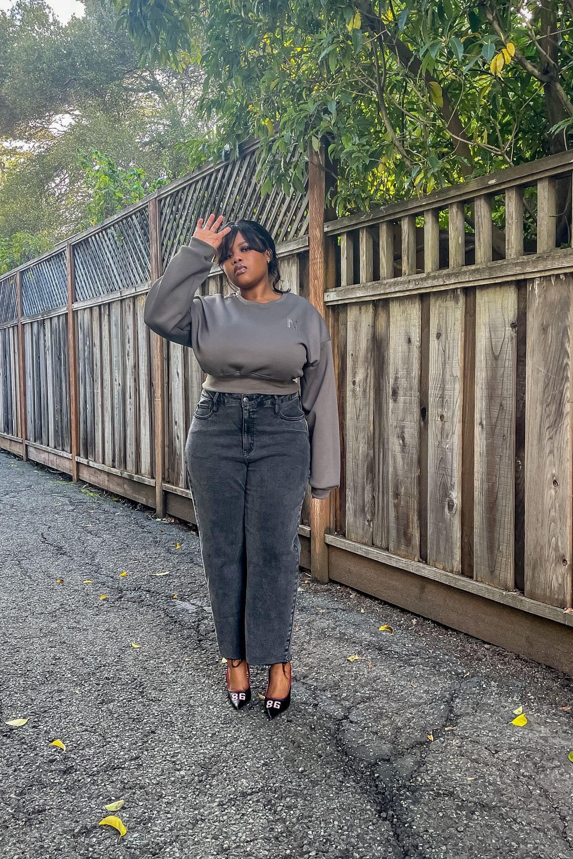 Dressing up a simple outfit #greyoutfitidea 


#LTKstyletip #LTKfindsunder100