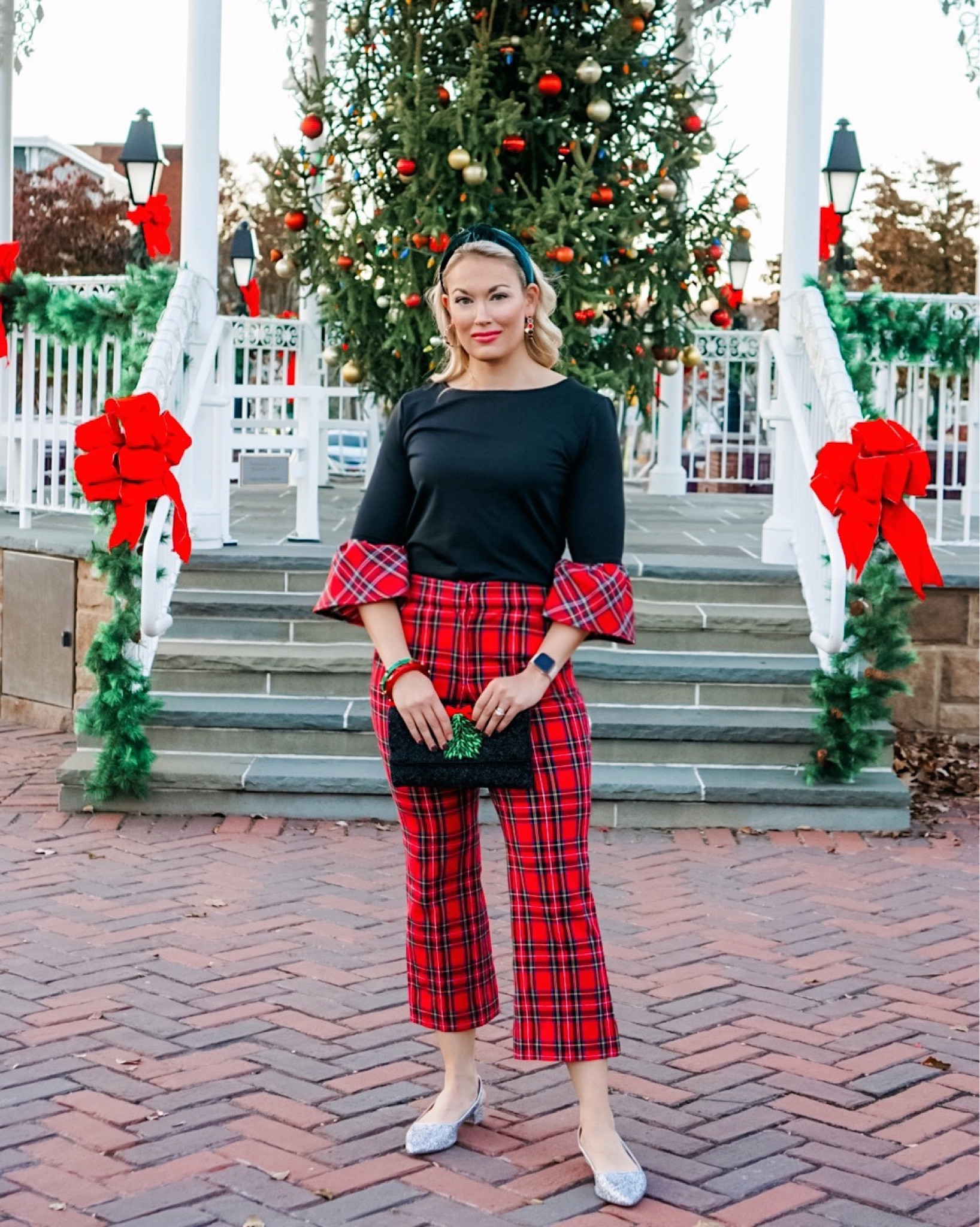 So many great cyber week sales happening right now! 

Get 40% off at canvas style with code: THANKFUL40 
Get 50% off at J.Crew Factory
Get 30% off site wide at sailor sailor
Get 40% off plus free shipping at Lisi Lerch
Get up to 30% off at Tuckernuck 




#LTKCyberWeek #LTKGiftGuide #LTKHoliday