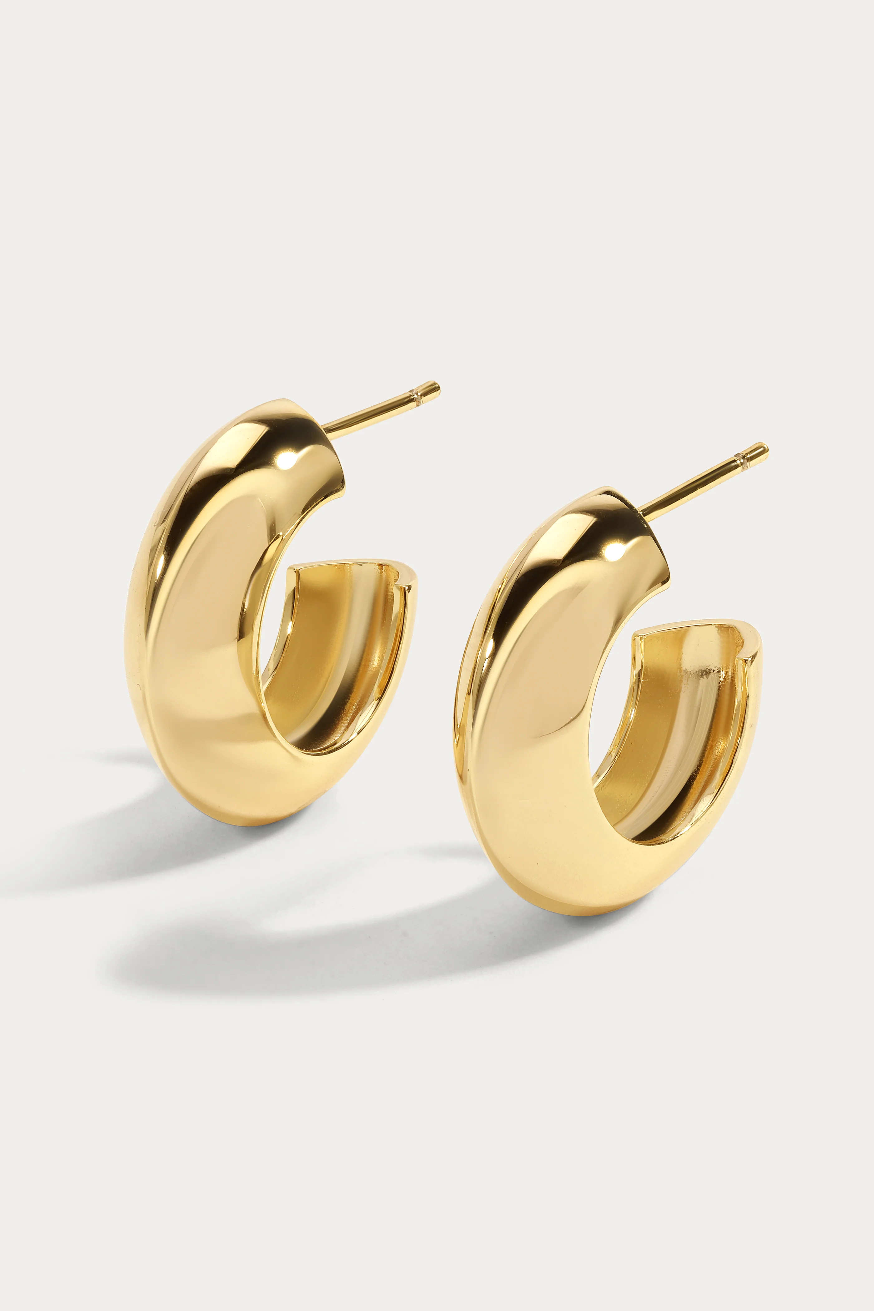 Holly Hoops | Lili Claspe