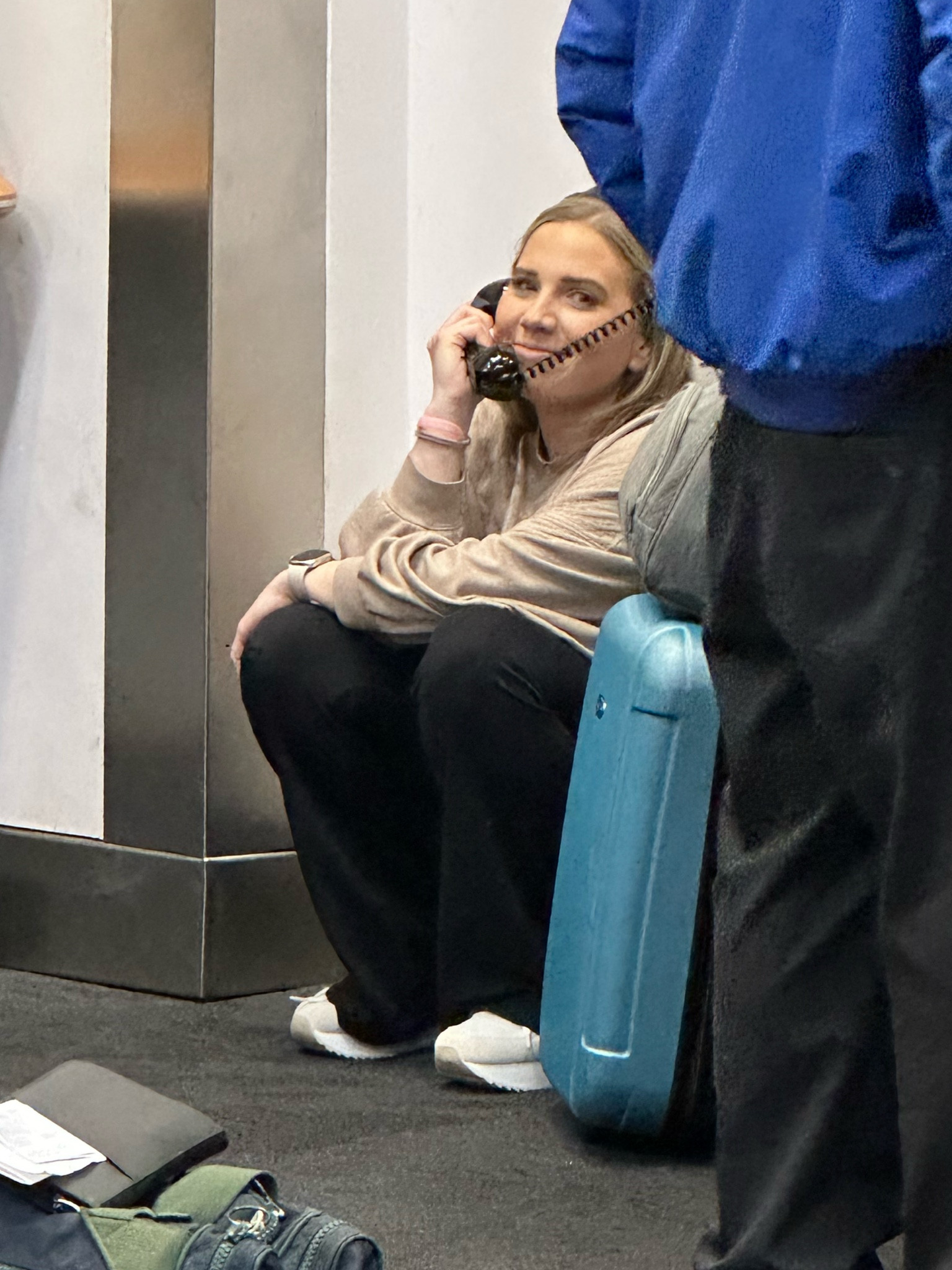 My 15 hour long travel day fit! At least I’ve been comfy all day 🤪

Couldn’t find the exact sweatshirt and headband so I added some similar ones! 

#LTKtravel #LTKstyletip