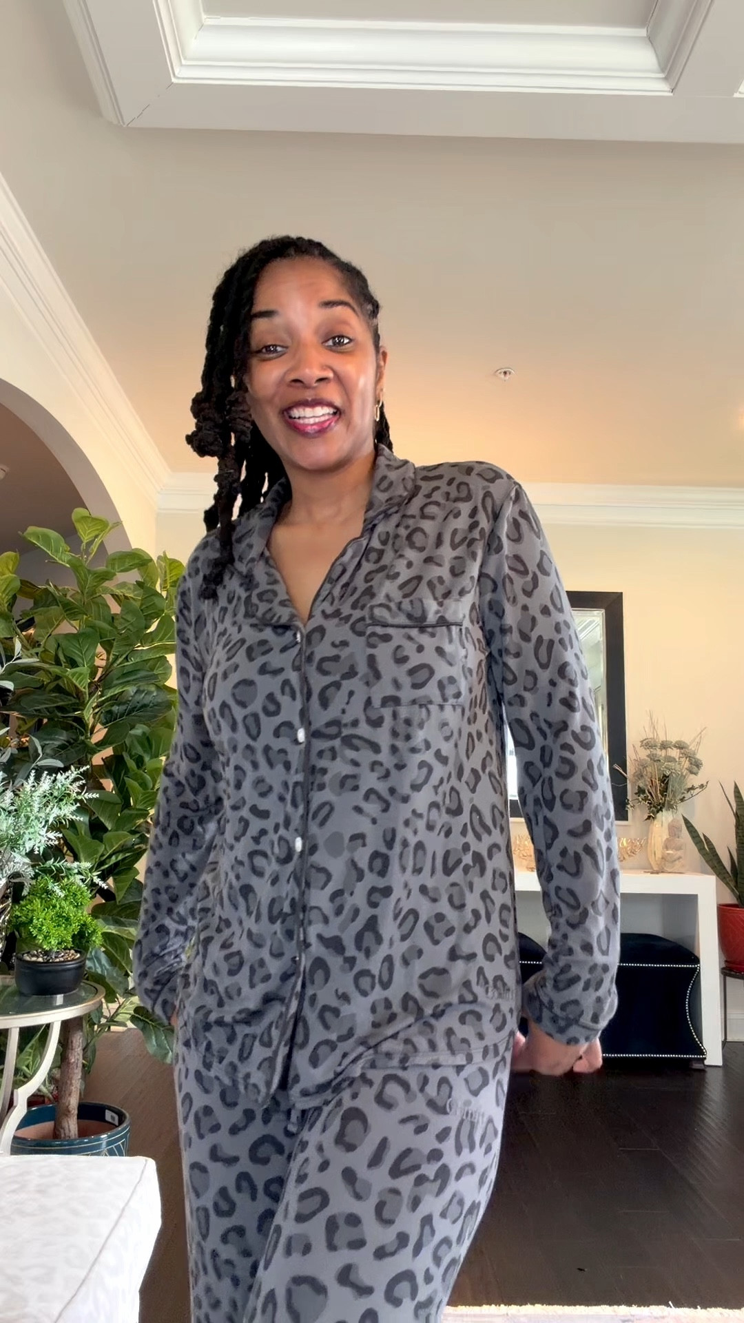 Comfrt Luna Lounge PJ 🤍 They’re warm without being too heavy, soft without feeling cheap, and honestly? I never want to take them off  

#LTKmomlife #LTKselfcare
