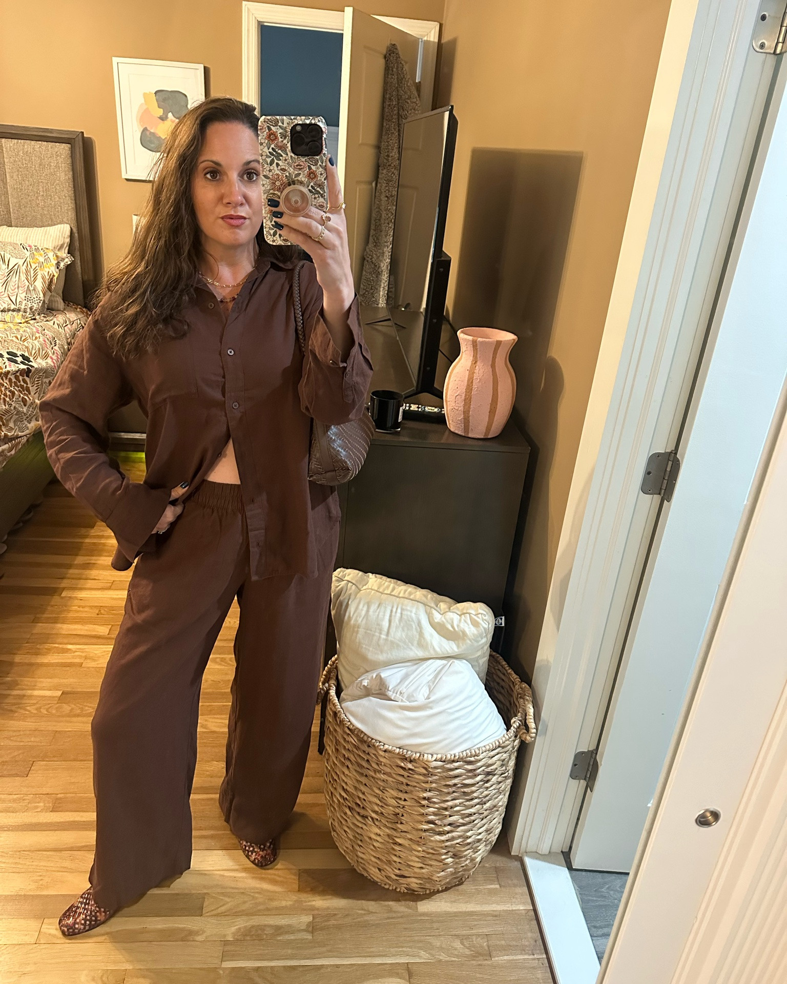 Head to toe brown for a Friday date night before MDW! Matching #linen set is #OldNavy, #jellies are #SteveMadden and woven bag is #Target! 🤎

#LTKootd #LTKTravel #LTKSeasonal