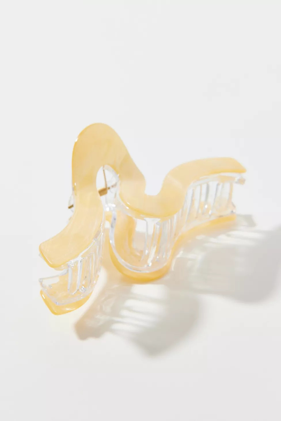 Pearlized Acrylic Wave Claw Clip | Urban Outfitters (US and RoW)
