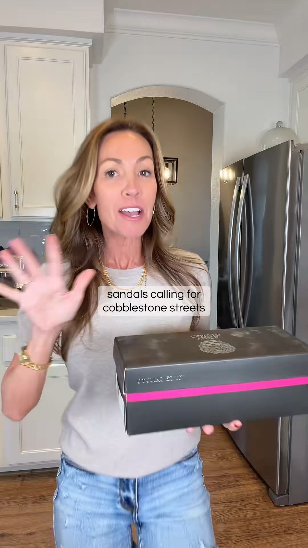 Vince Camuto Leather Toe Loop Sandals 

 #womensshoes #tiktokshopspringglowup #sandals #vincecamuto