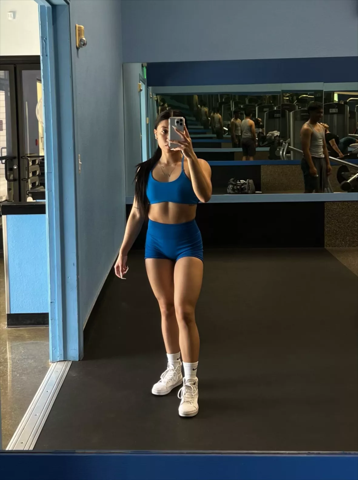 a moment for the @aurolaus romper ‍ #aurola #gymfit #gymootd #gymlife #ootd  #fitnessmotivation #explore #girlswholift #bu