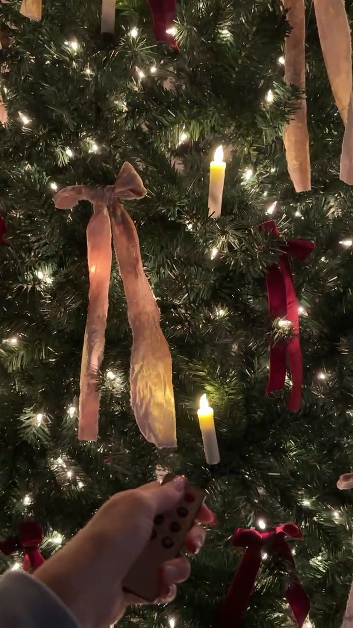 Remote controlled candles so cute for the tree this year!

Christmas inspo, Christmas decor, Christmas tree, Christmas tree ideas, Christmas tree decor, amazon Christmas decor, amazon Christmas tree, christmas lights

#LTKHoliday #LTKSeasonal #LTKhome