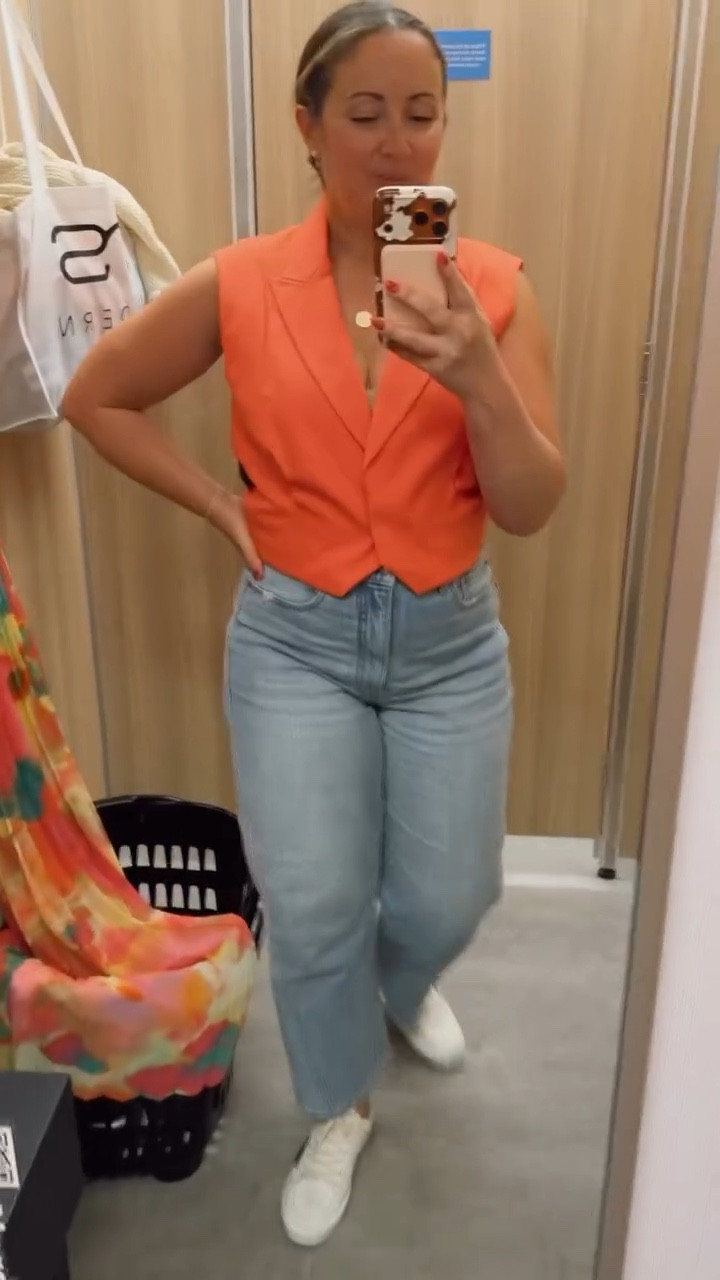 I had the chance to visit the new Nordstrom Rack that’s opening in the Pavilion in Sarasota on Thursday. It’s a great store full of beautiful pieces from some of my favorite brands. Definitely worth a visit! @nordstromrack_sarasota @nordstrom