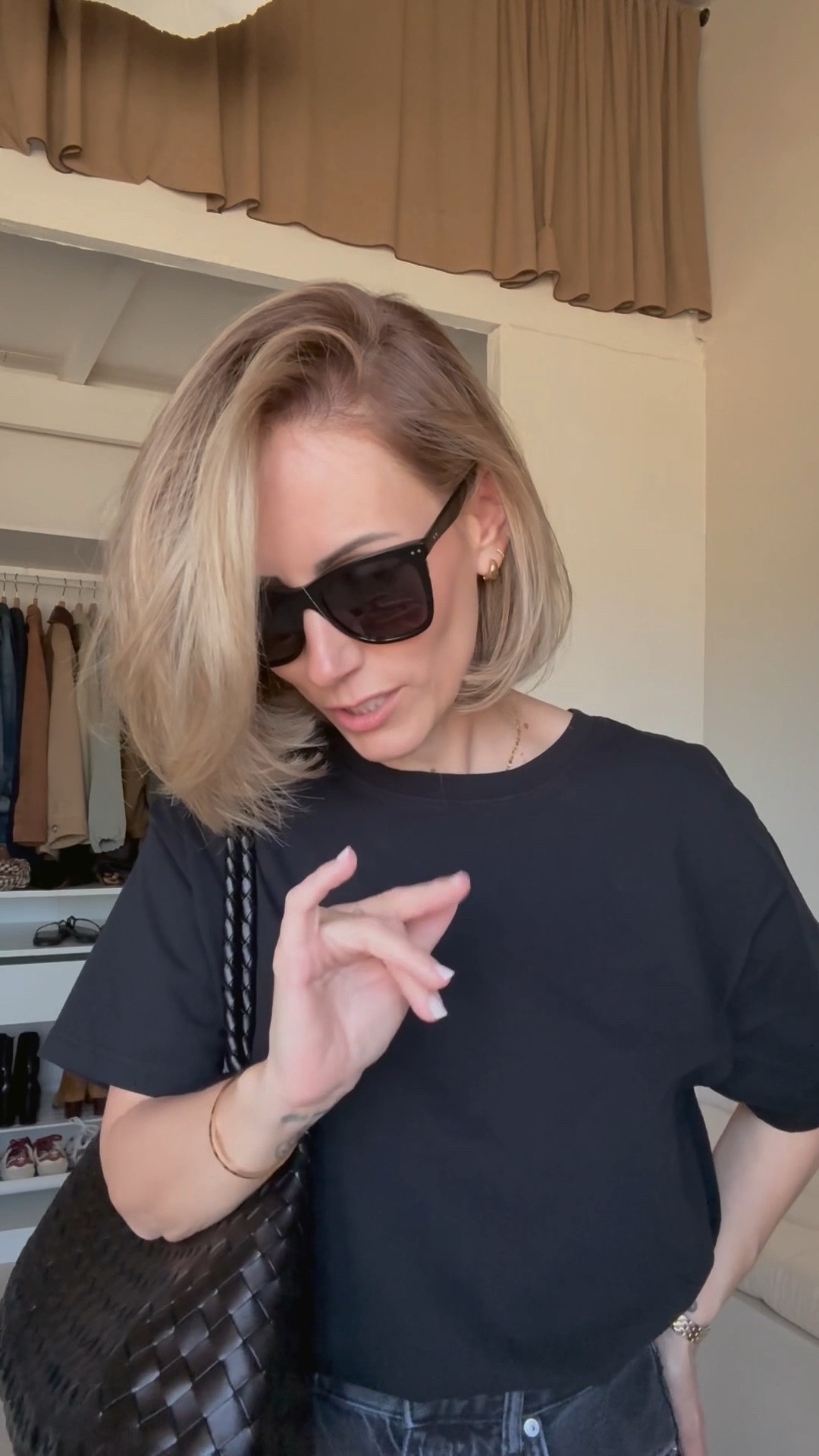 Un look minimaliste 🖤
Lien de mon Ebook sur mon blog 

https://blackwhitelovingleblog.fr/produit/ebook-du-style/

#LTKsummer #LTKfrance #LTKeurope