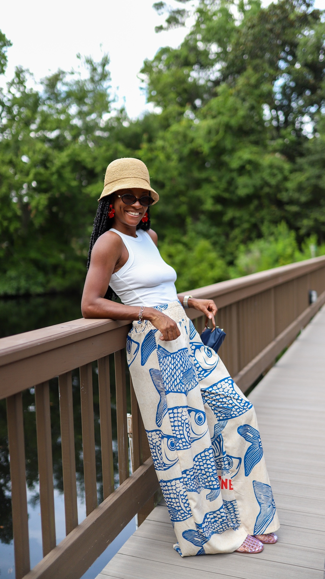 Dockside in Hilton Head 🐊 Got so many compliments on my sardine pants, but plot twist—my sunglasses didn’t survive. One lean over to snap a picture of an alligator and splash… straight into the lagoon they went and “George the Gator” thought I was feeding him. Fashion risk turned wildlife moment.  Check stories for proof 