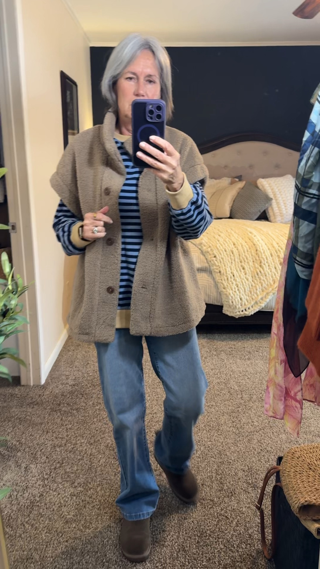 ‼️ SALE ALERT ‼️ 45% off Sidefeel jeans 
Snow in April!  Hopefully it melts by the end of the day. Layering my lightweight striped top with my favorite fleece vest. And the comfiest jeans to play with my grandkids all day!
Wearing a 4 in the jeans. Small in top and vest

‼️the jeans are 45% off ‼️Now $25.49