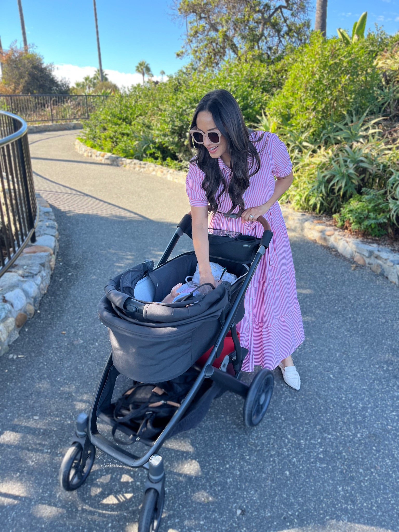 Happy Monday mamas🫶🏽. Rounding up a few mom-friendly dresses that make nursing a breeze and still feel chic as we head into fall. Because who says new moms can’t look stylish and comfy at the same time😜.

#LTKFamily #LTKBaby #LTKSeasonal