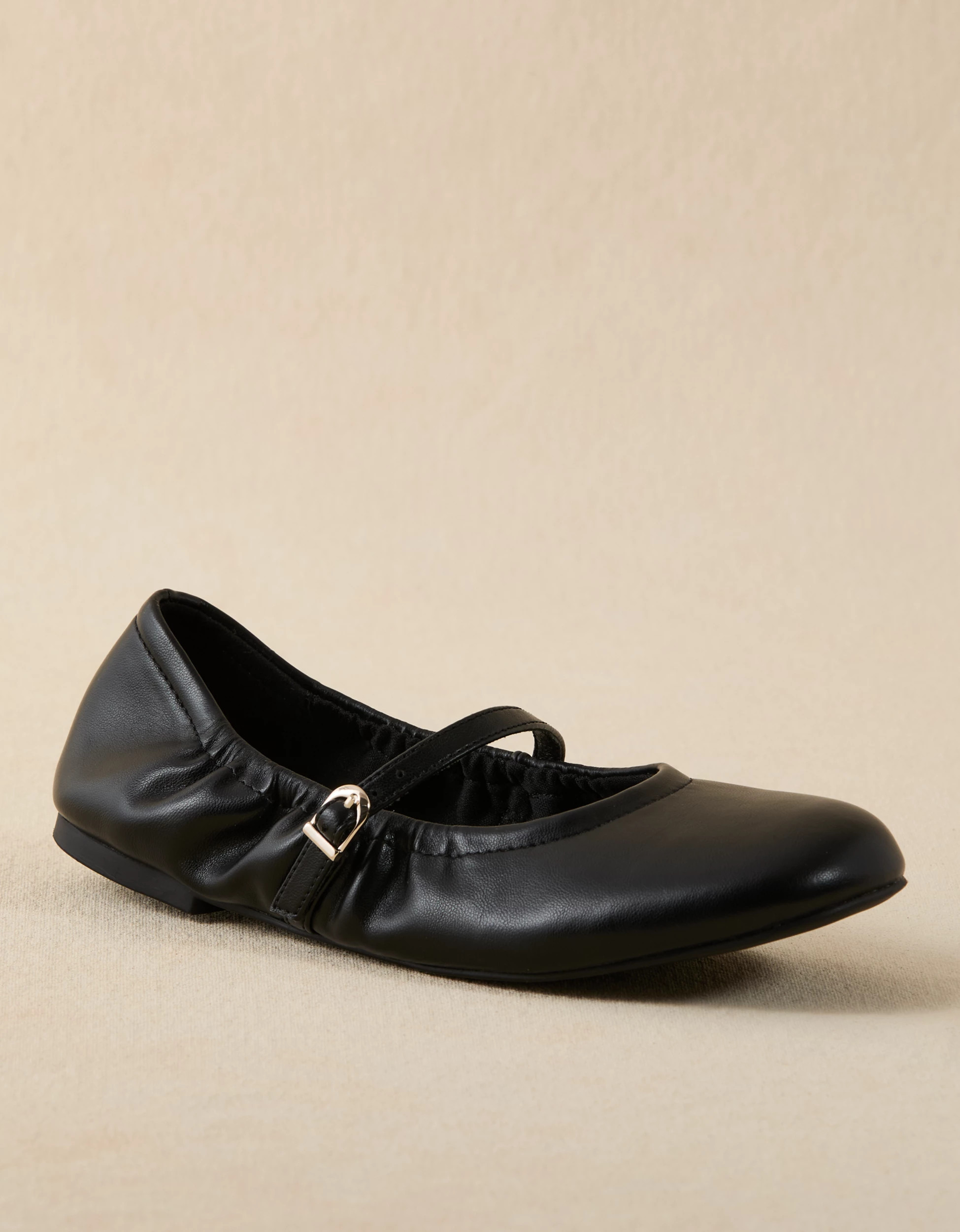 AE Scrunch Mary Jane Flat | American Eagle Outfitters (US & CA)