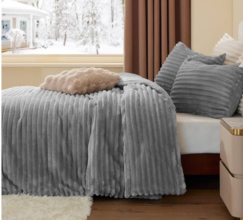 Cozy comforters 
Home Goods 
Bedding 

#LTKGiftGuide #LTKHome #LTKFindsUnder100