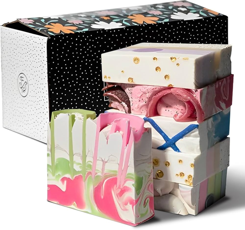 FinchBerry Season of Soap Gift Set - Handmade Seasonal Soaps - Cleanse & Moisturize with Olive, S... | Amazon (US)
