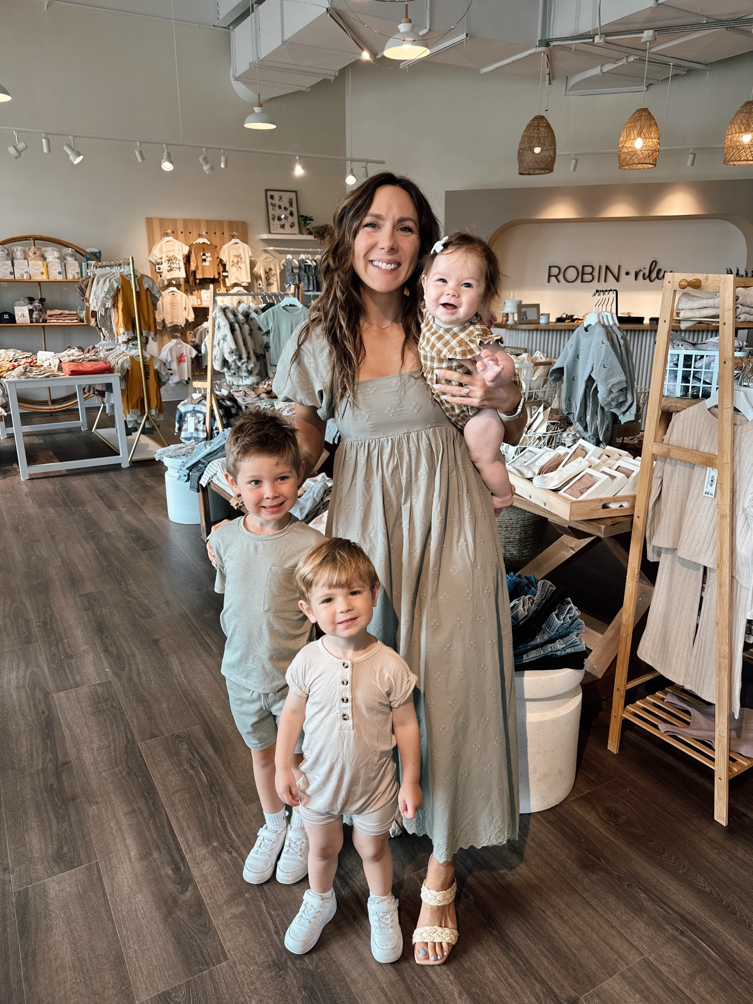 The prettiest color for any season. Shop my dress for 30% off! 

#LTKCyberWeek #LTKSaleAlert #LTKBump