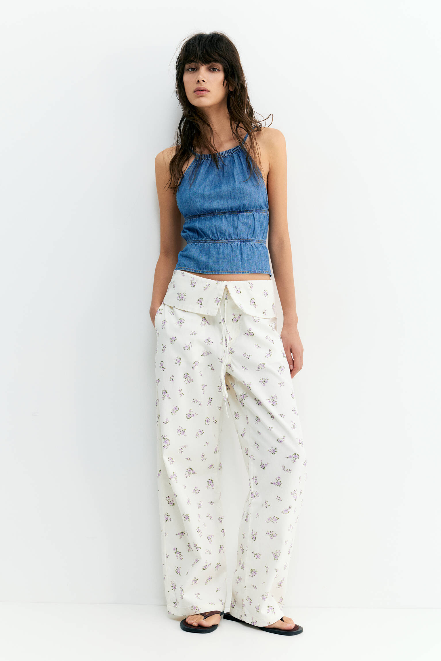 Floral trousers with turn-up waist | Pull&Bear United Kingdom | PULL and BEAR UK