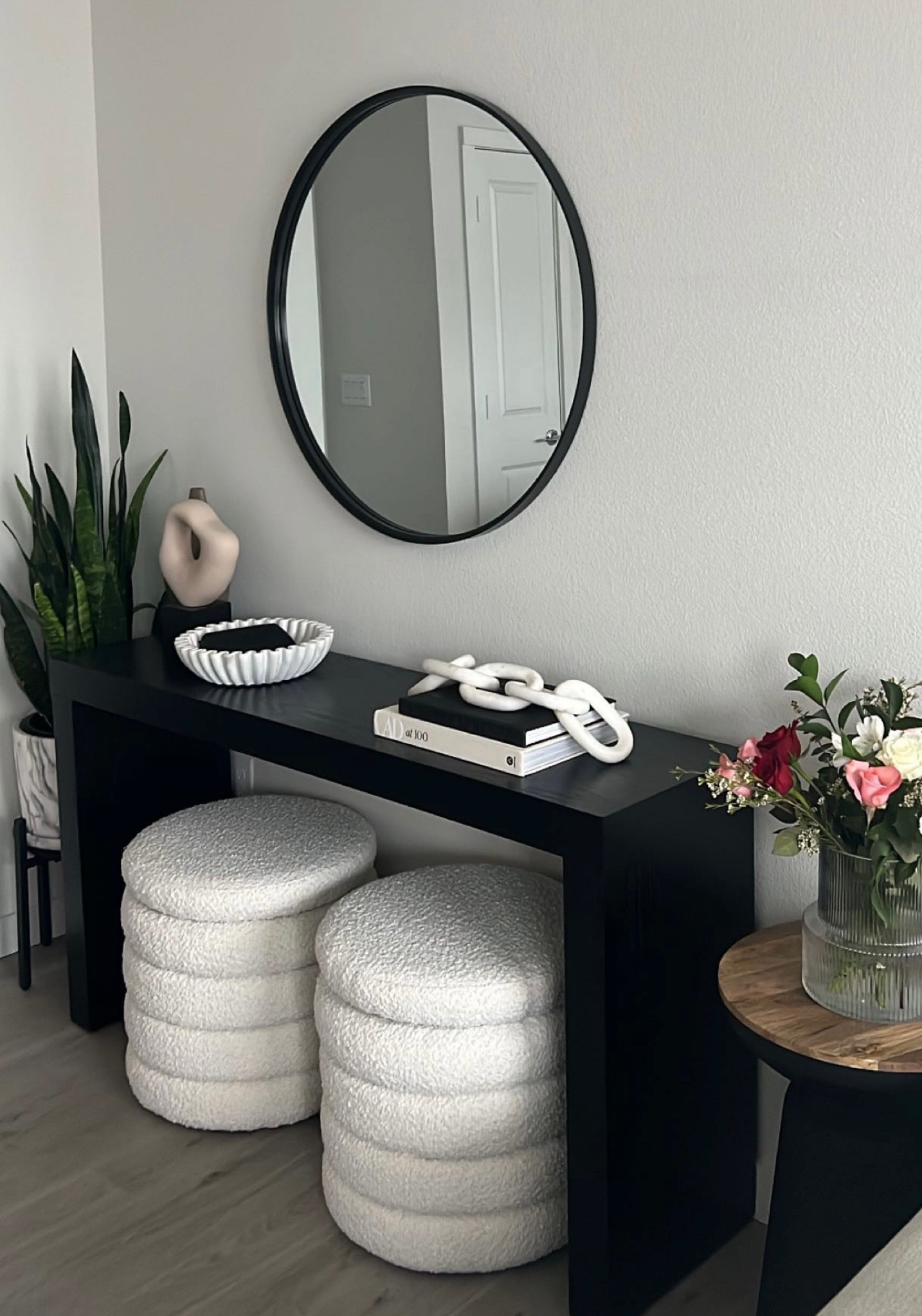 Entry way. 

#LTKhome #LTKstyletip